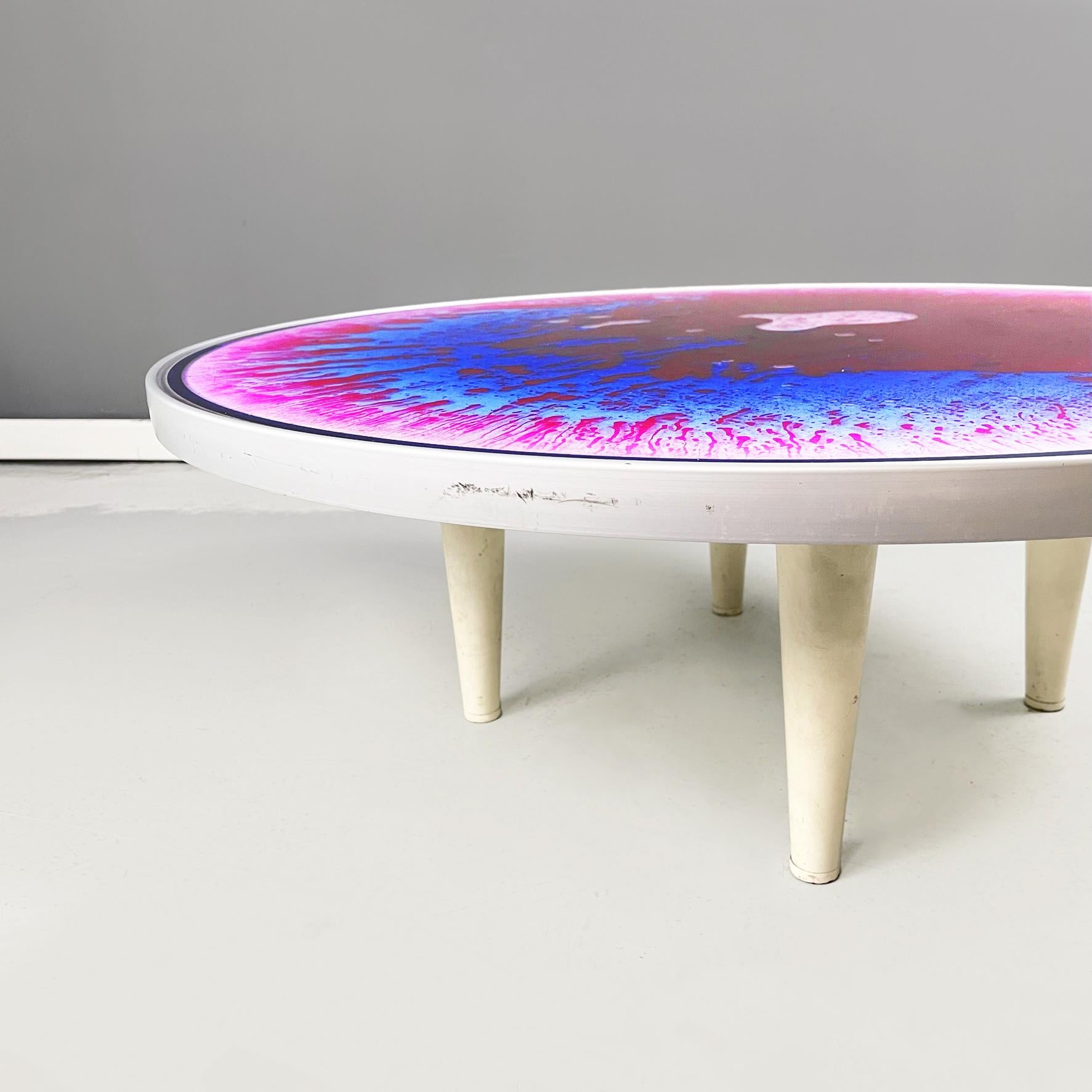 Late 20th Century Italian Space Age Plastic and Metal Round Coffee Table with Tie Dye Effect 1970s For Sale