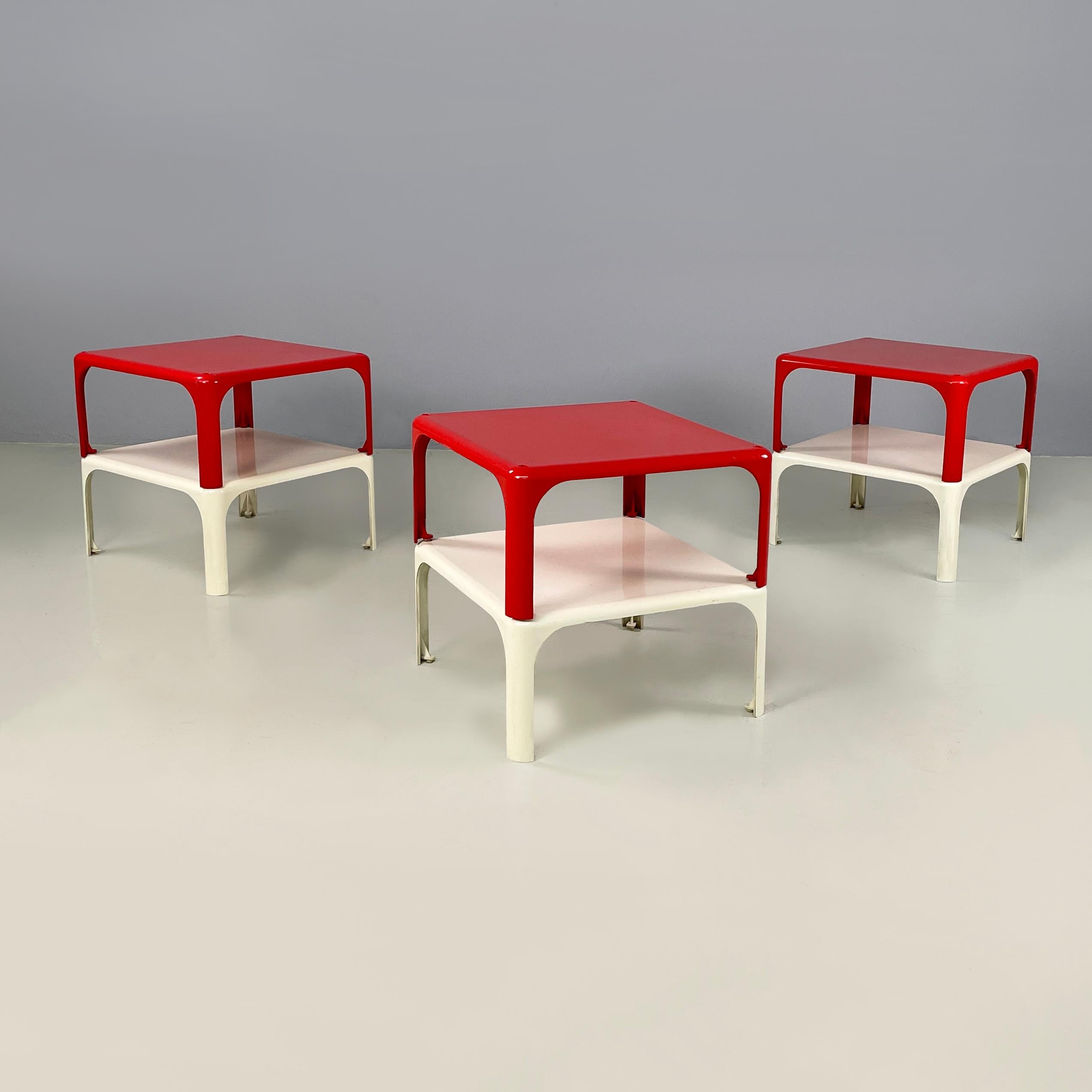 Space Age Tavolino italiano in plastica dell'era spaziale Demetrios 45 di Artemide Magistretti anni '70 in vendita