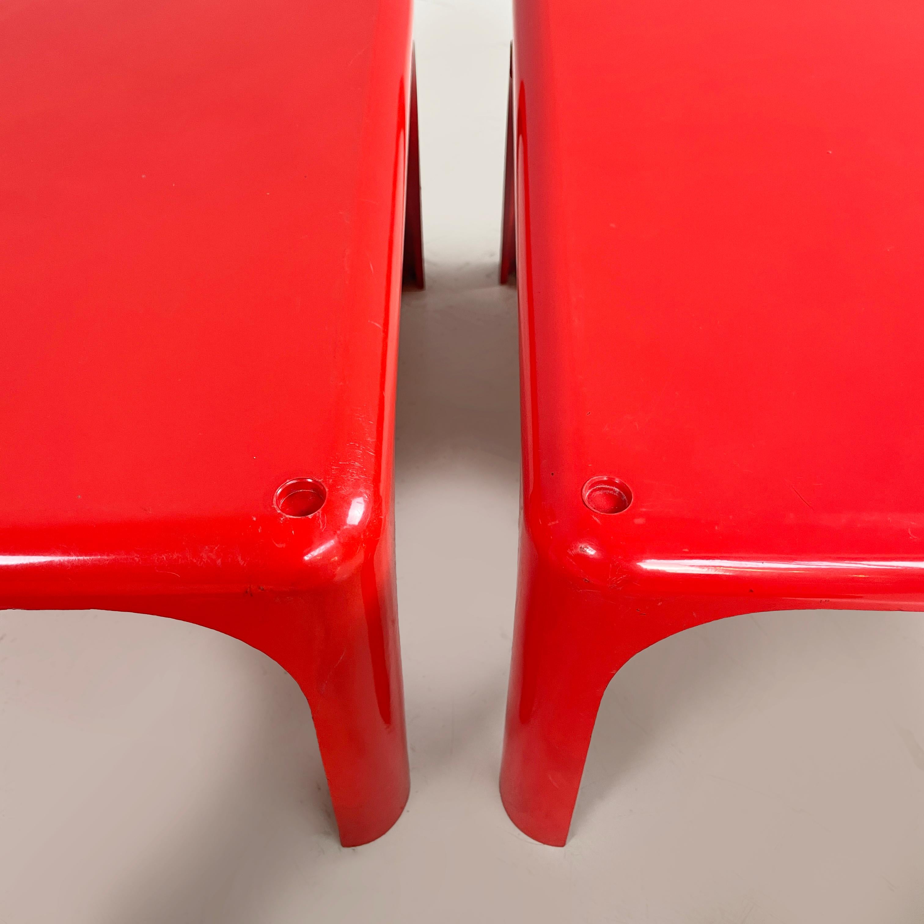 Tavolino italiano in plastica dell'era spaziale Demetrios 45 di Artemide Magistretti anni '70 In condizioni buone in vendita a MIlano, IT