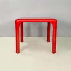 Italian space age Plastic Dining table Stadio by Magistretti for Artemide, 1970s