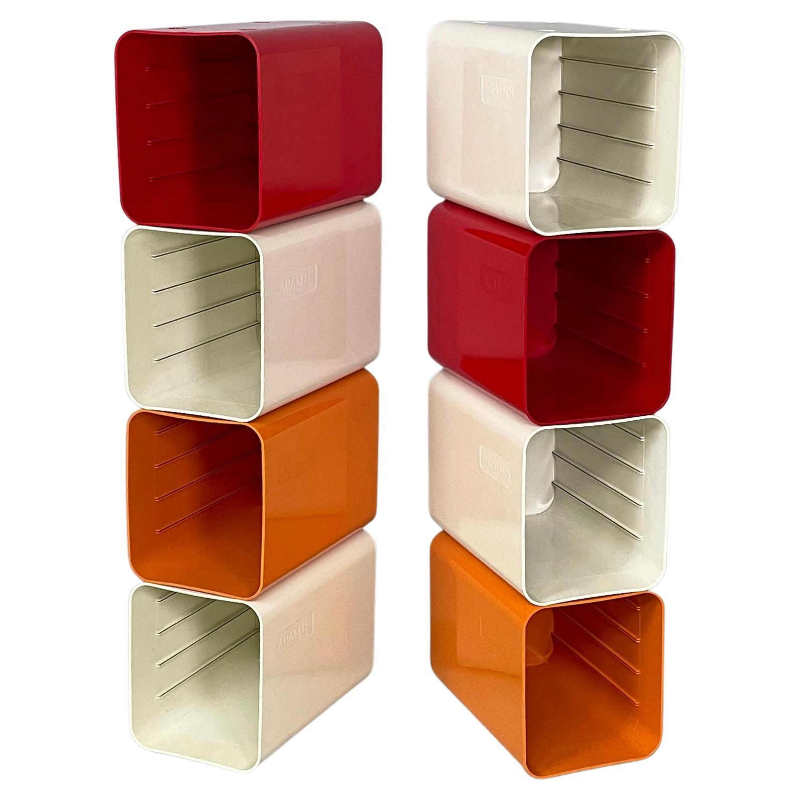 Italian Space Age plastic magazine rack or bookcase by Aramis, 1970s For Sale