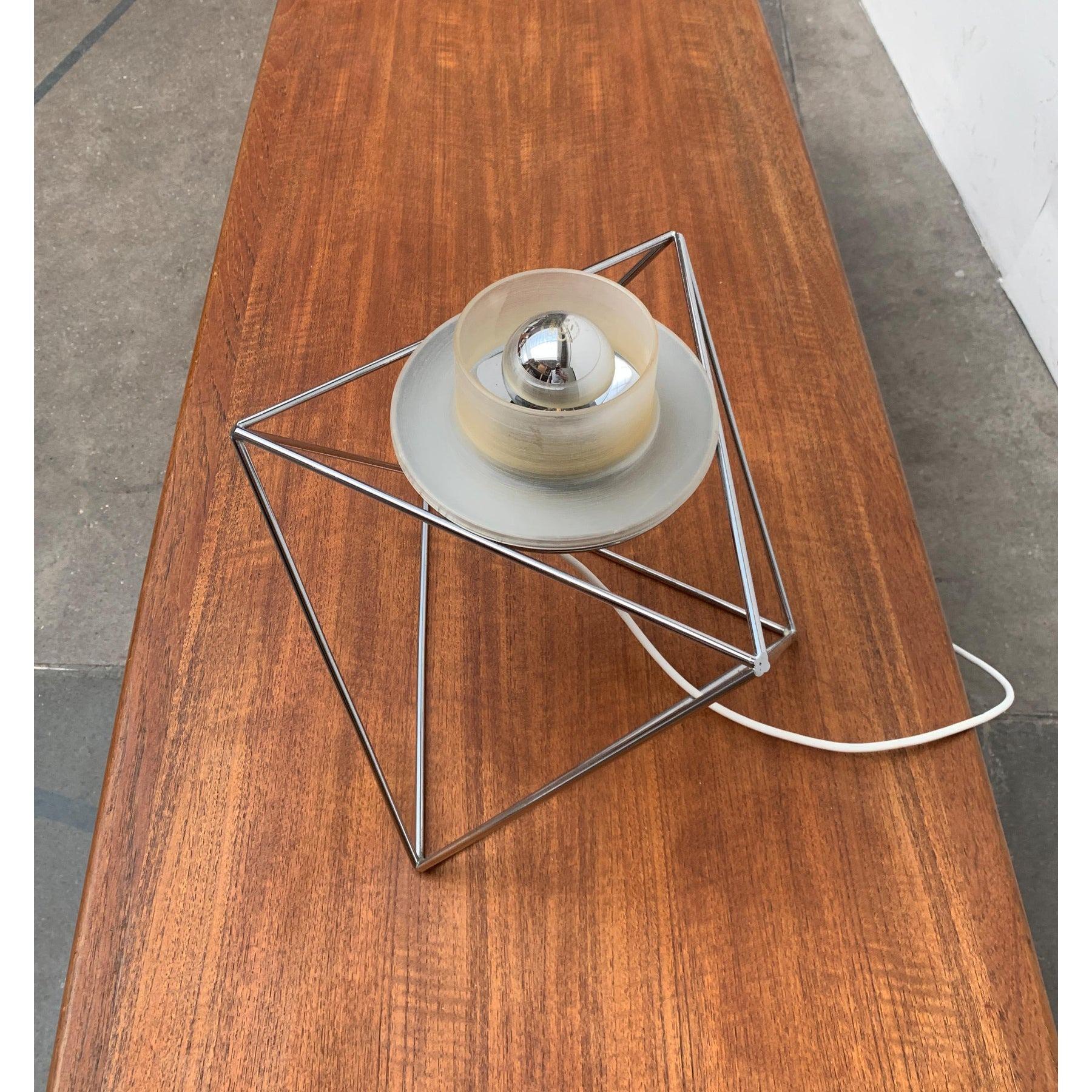 Italian Space Age Poliedra Table Lamp by Felice Ragazzo for Guzzini For Sale 7