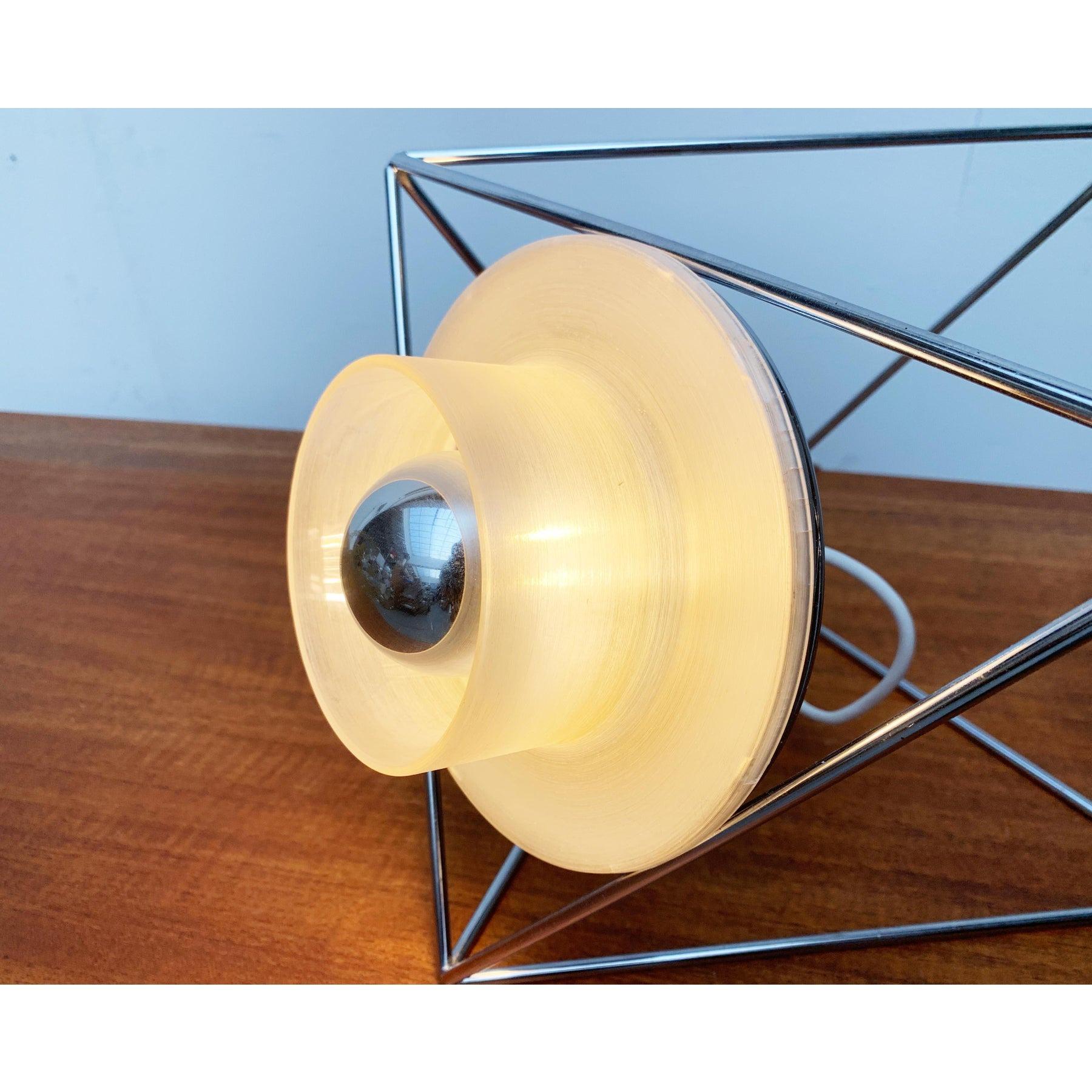 Italian Space Age Poliedra Table Lamp by Felice Ragazzo for Guzzini For Sale 3