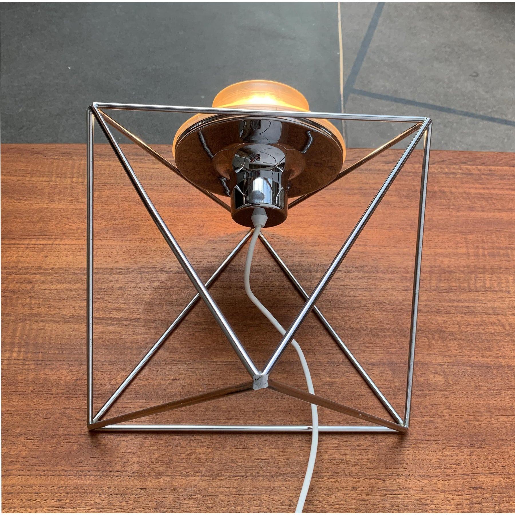 Italian Space Age Poliedra Table Lamp by Felice Ragazzo for Guzzini For Sale 4