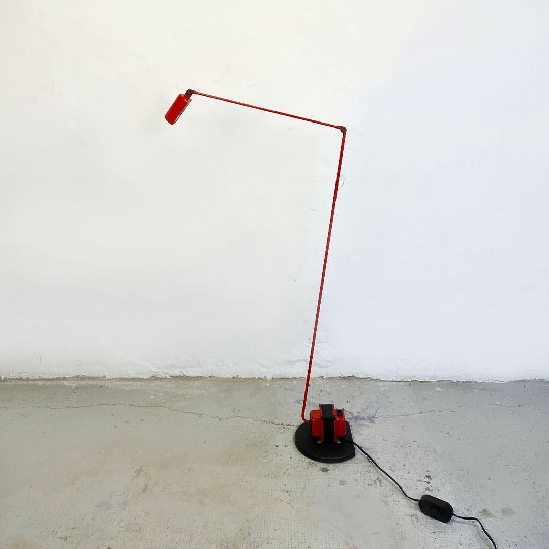 Italian space age red enamelled metal rod and cast iron floor lamp by Lumina, 1980s
Floor lamp with adjustable structure in red enamelled metal rod, with transformer placed on a cast iron base.
Produced by Lumina in 1980 ca.
Good condition, with