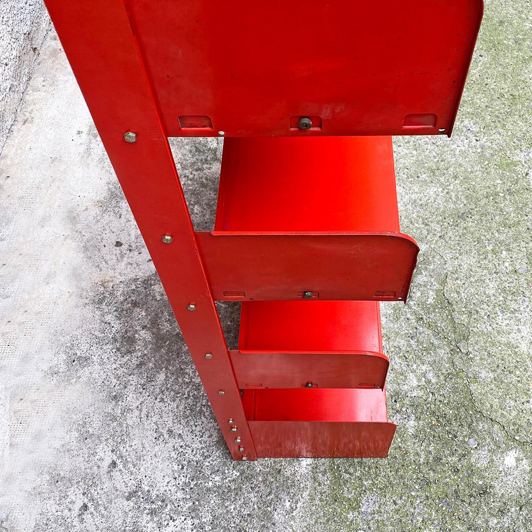 Late 20th Century Italian Space Age Red Metal Congresso Bookcase by Lips Vago, 1970s