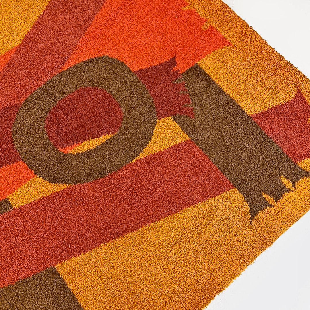Tapis italien à poils courts à motifs géométriques de l'ère spatiale rouge orange Brown, années 1970 en vente 7