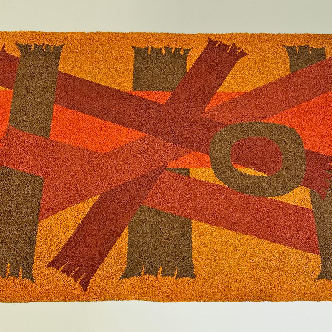 Italian Space Age Red Orange Brown Short Pile Rug with Geometric Pattern, 1970s In Good Condition For Sale In MIlano, IT
