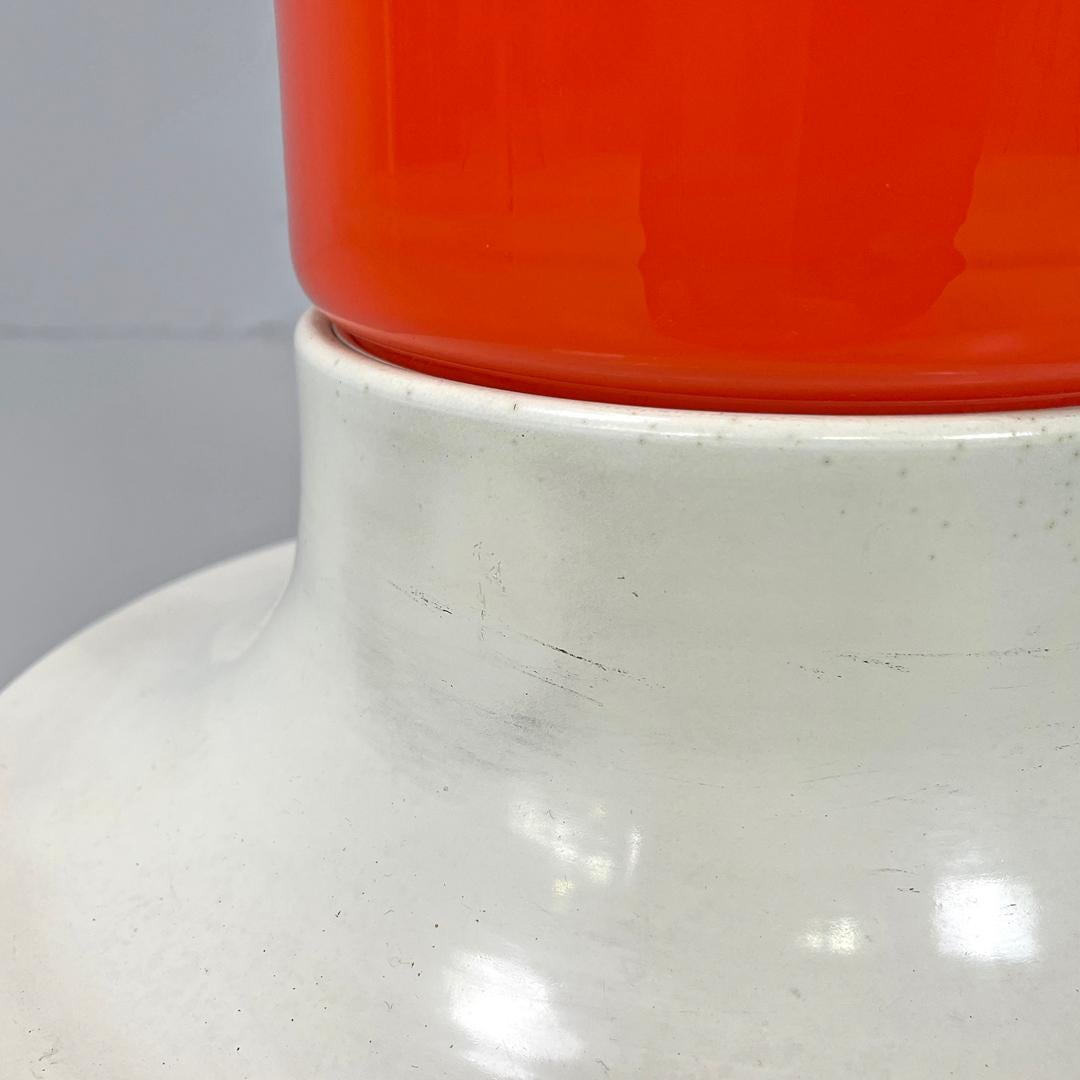 Lampe de table italienne Space Age à base ronde en verre orange par Carlo Nason, 1960s en vente 6