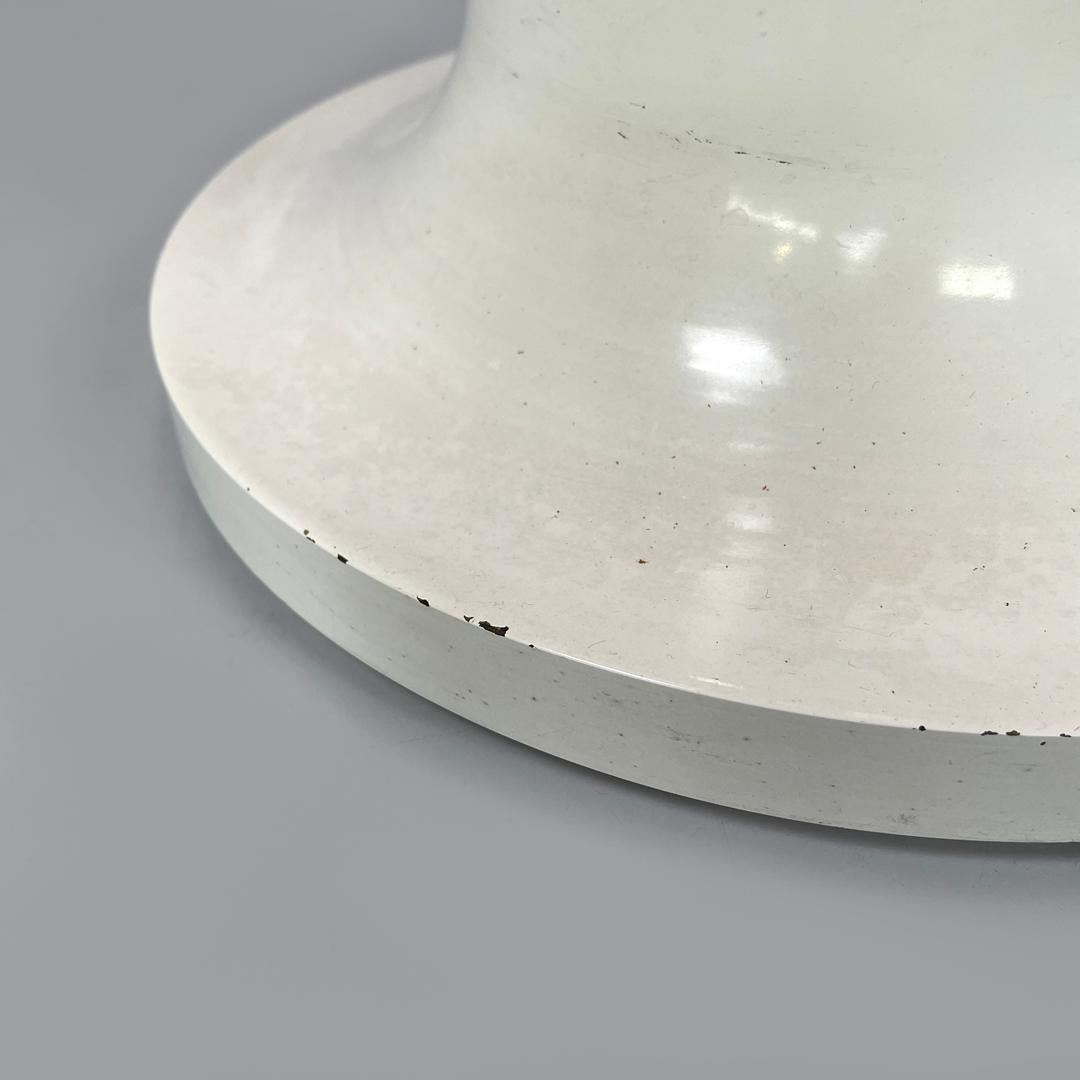 Lampe de table italienne Space Age à base ronde en verre orange par Carlo Nason, 1960s en vente 8