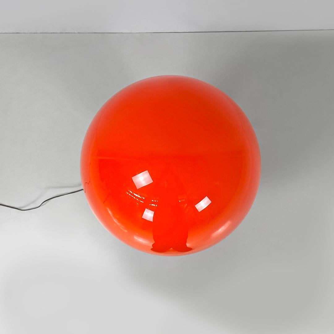 Lampe de table italienne Space Age à base ronde en verre orange par Carlo Nason, 1960s en vente 2