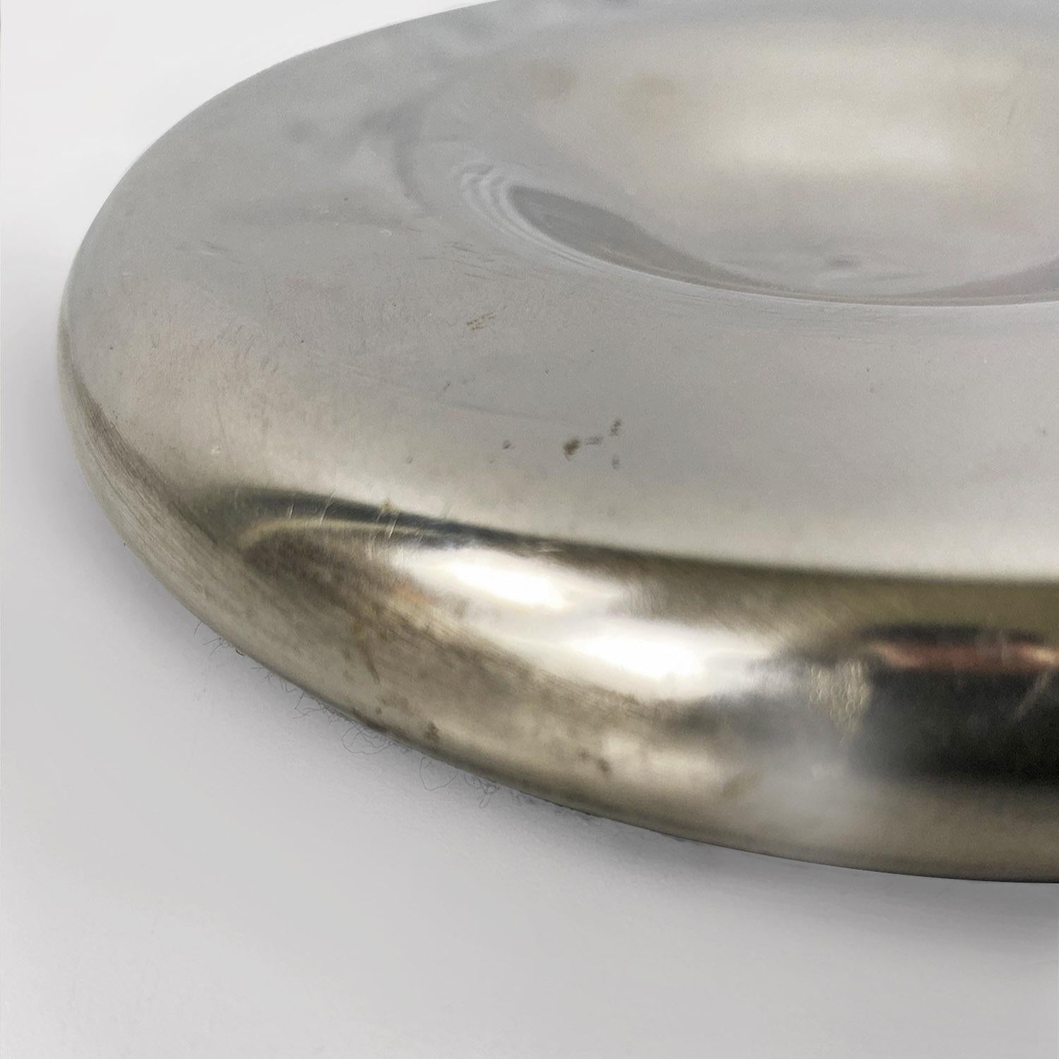 Metallo Posacenere rotondo in metallo cromato dell'era spaziale italiana, anni '70 in vendita