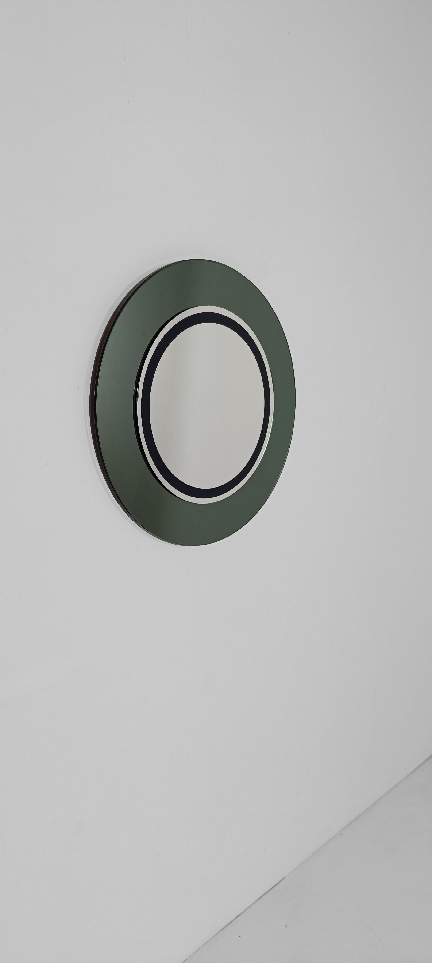 Ère spatiale Miroir rond italien de l'ère spatiale en verre fumé bleu/vert par Franz J. Sartori en vente