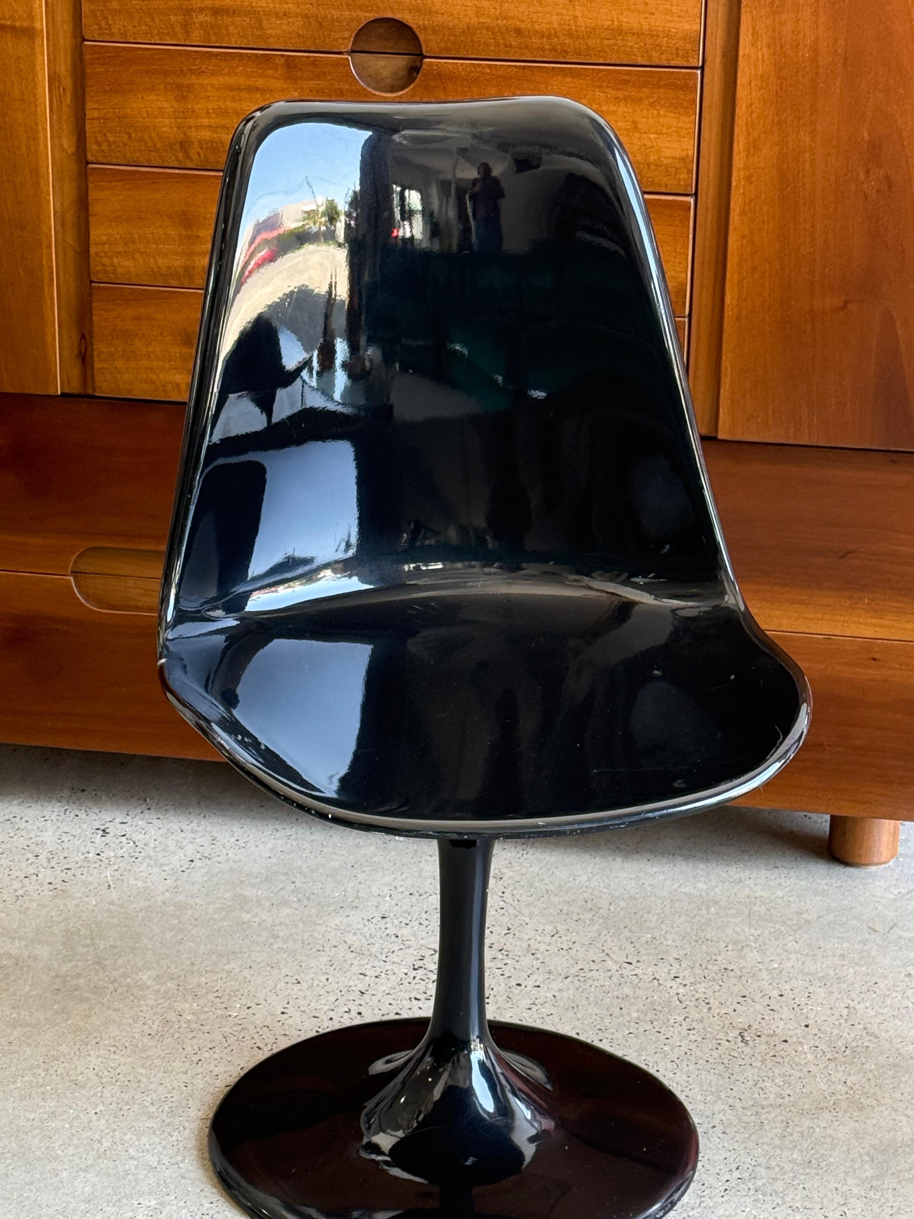 Set di due sedie girevoli A Space AGE in fibra di vetro In condizioni buone in vendita a Byron Bay, NSW