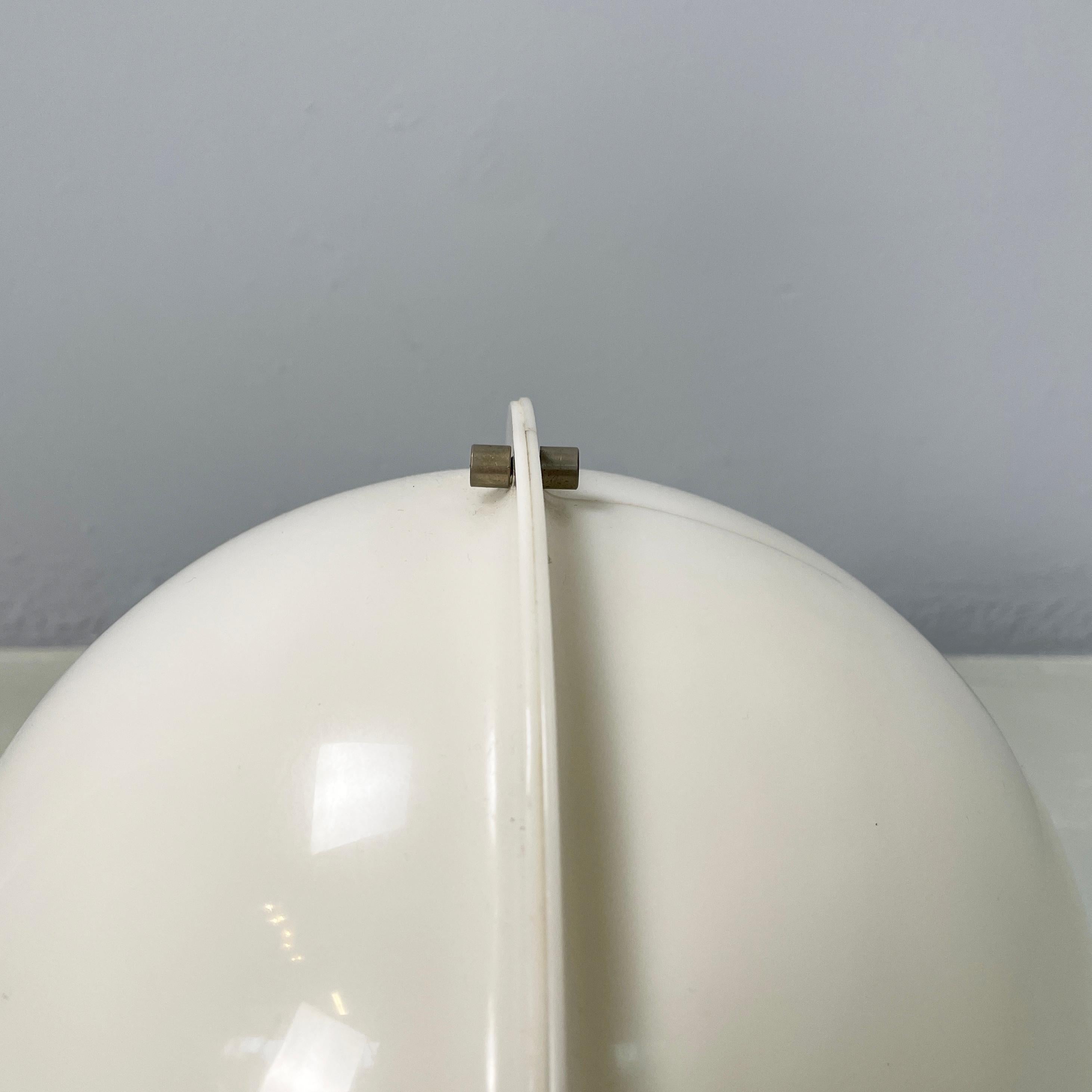 Metal Italian space age Spherical table lamp in white plastic, 1970s For Sale