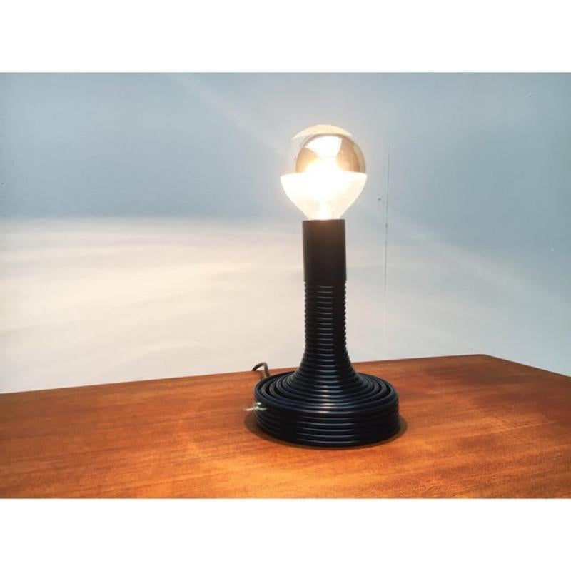 Lampe de bureau italienne en spirale de l'ère spatiale par Angelo Mangiarotti pour bougie en vente 4