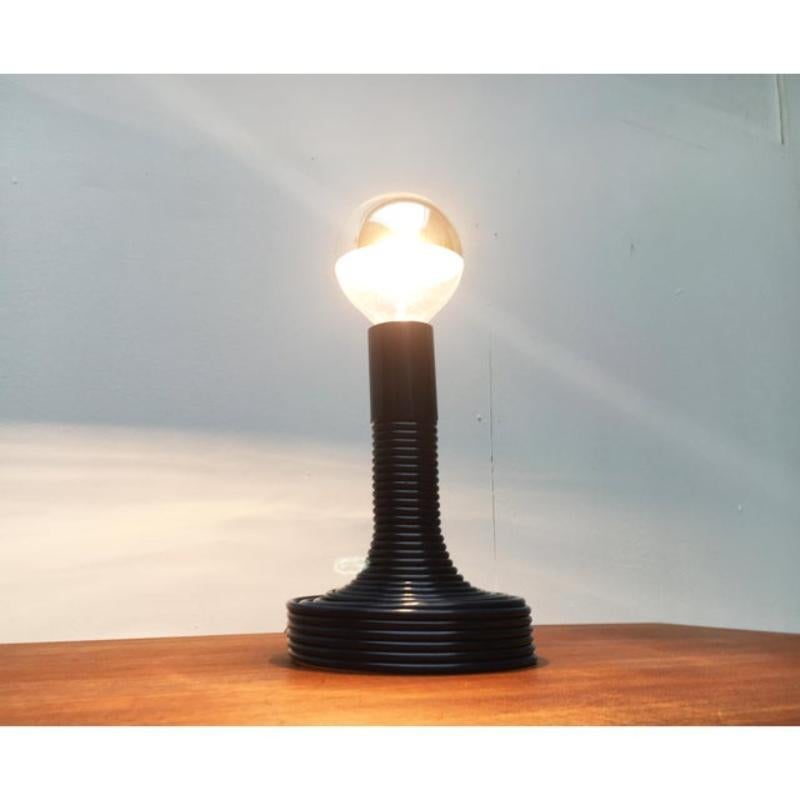Lampe de bureau italienne en spirale de l'ère spatiale par Angelo Mangiarotti pour bougie en vente 2