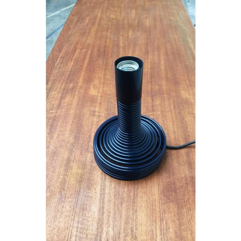 Lampe de bureau italienne en spirale de l'ère spatiale par Angelo Mangiarotti pour bougie en vente 3