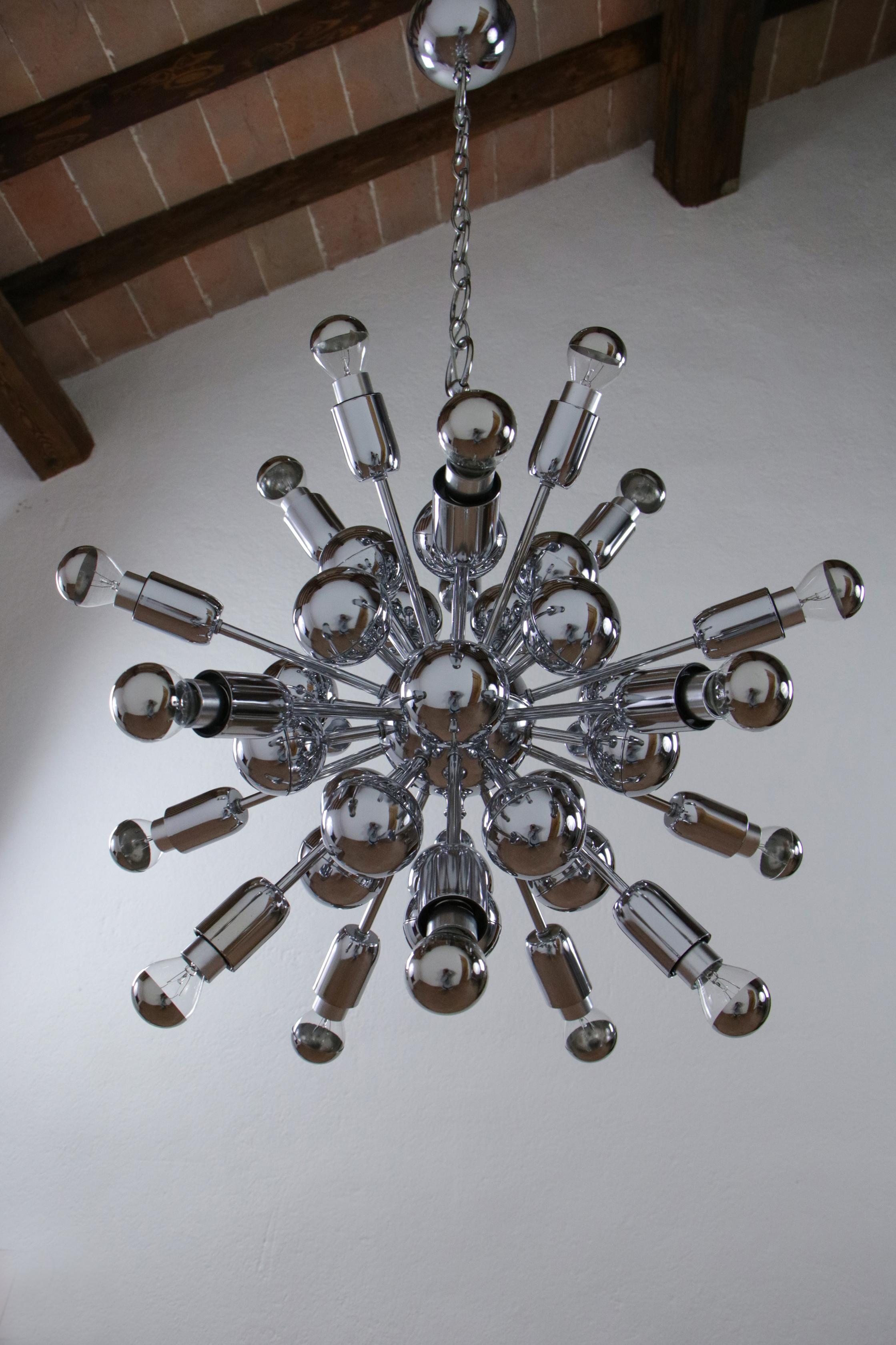 Italian Space Age Sputnik 20 Lights Chandelier by Reggiani Goffredo, 1965s For Sale 3