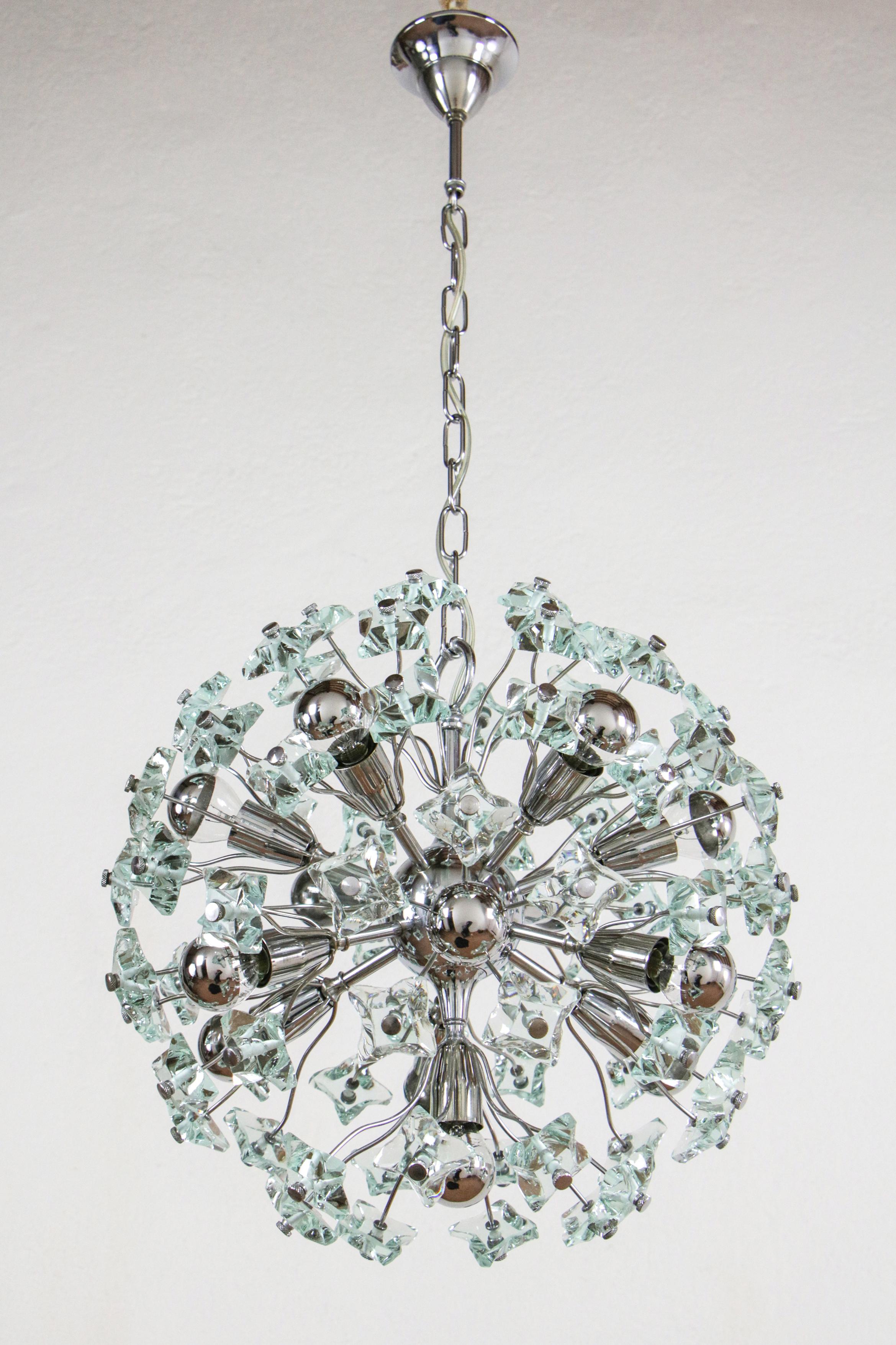 Italian Space Age Sputnik Chandelier Attributed to Fontana Arte, 1960s In Good Condition For Sale In Traversetolo, IT