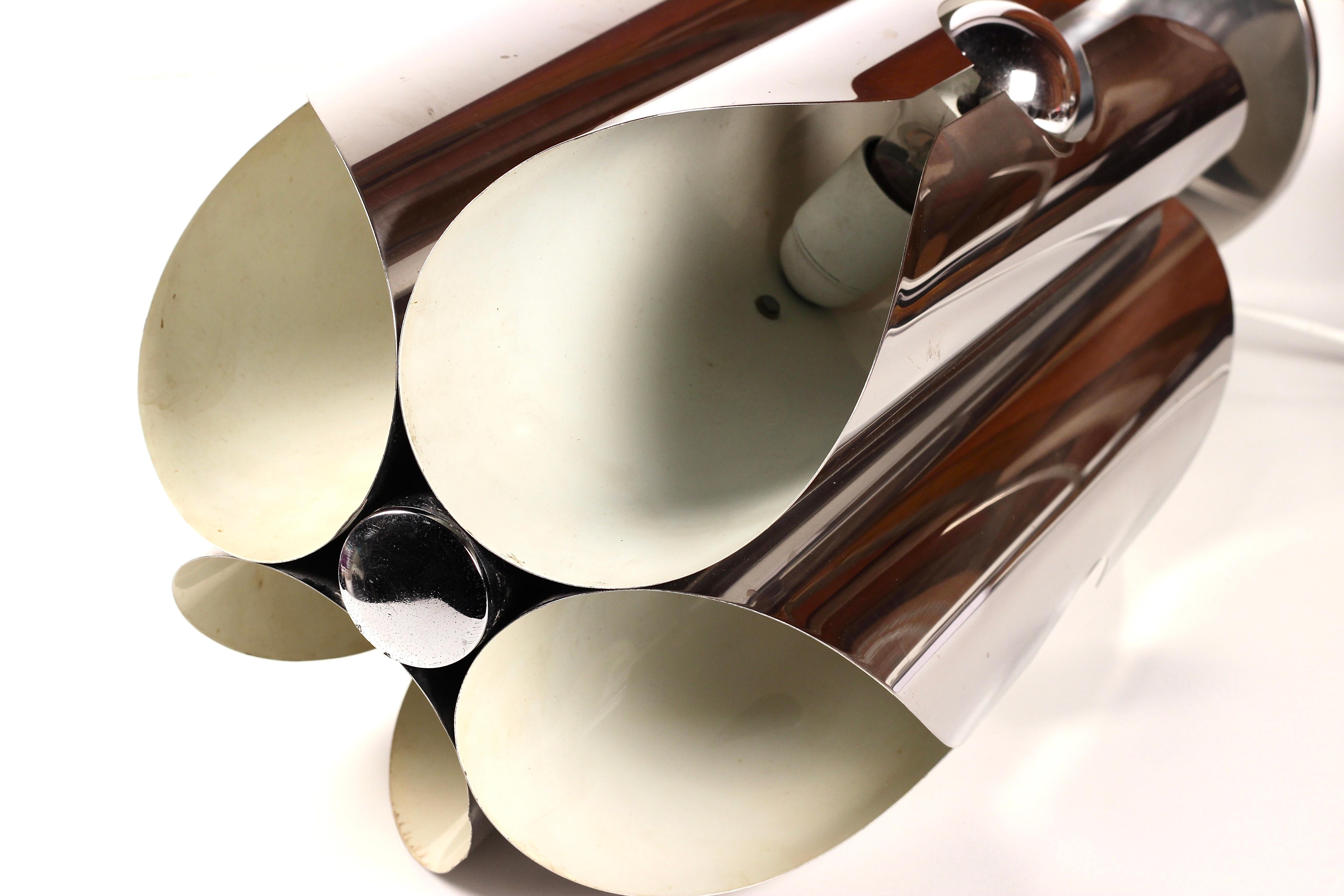 Italienische Steel Age Tischlampe aus Edelstahl - Goffredo Reggiani zugeschrieben im Angebot 3