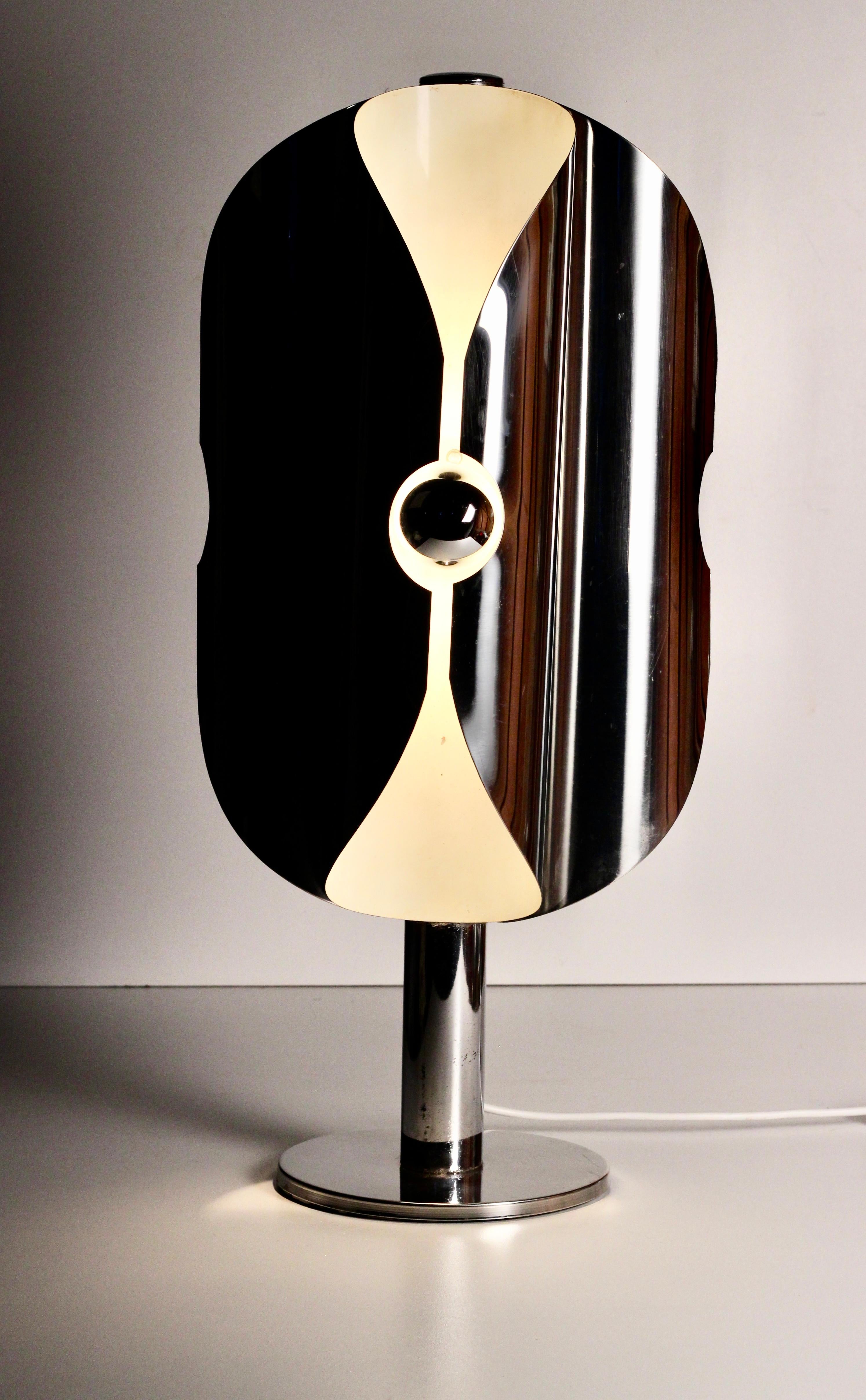 Italienische Steel Age Tischlampe aus Edelstahl - Goffredo Reggiani zugeschrieben (Space Age) im Angebot