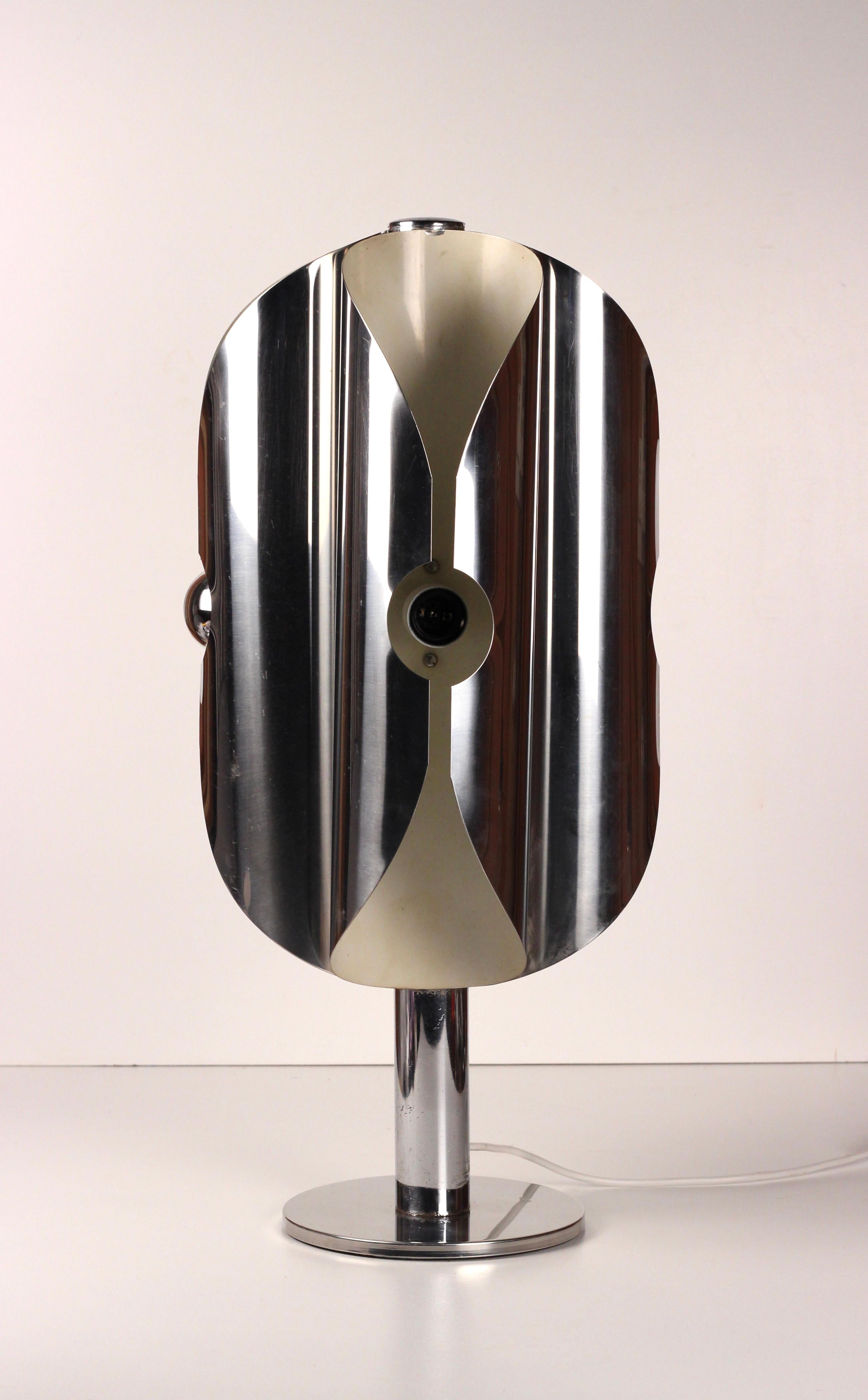 Italienische Steel Age Tischlampe aus Edelstahl - Goffredo Reggiani zugeschrieben im Angebot 1