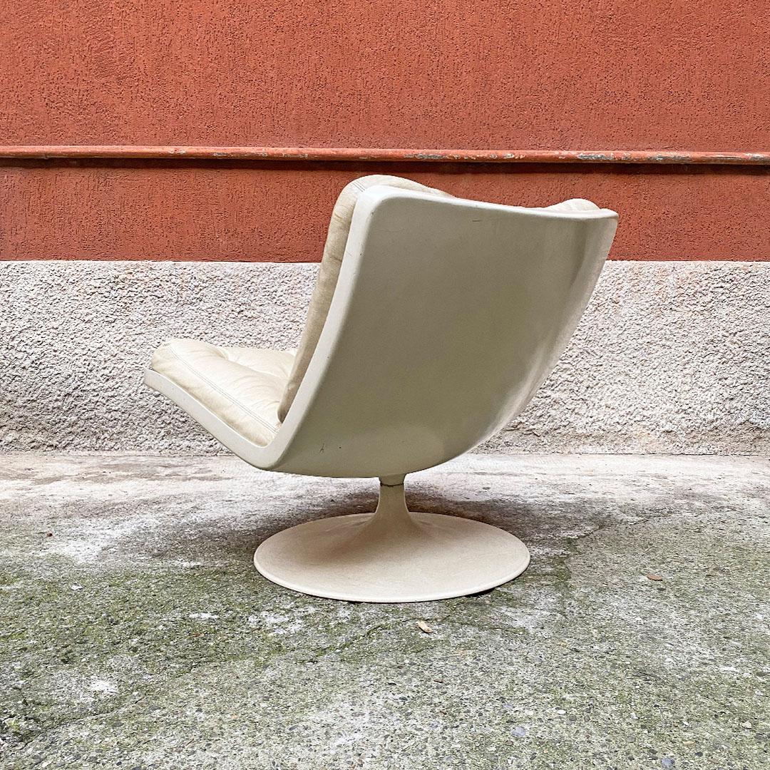 Italian Space Age Swivel White Abs Tulip-Base Armchair by Play Ivm, 1970s 2