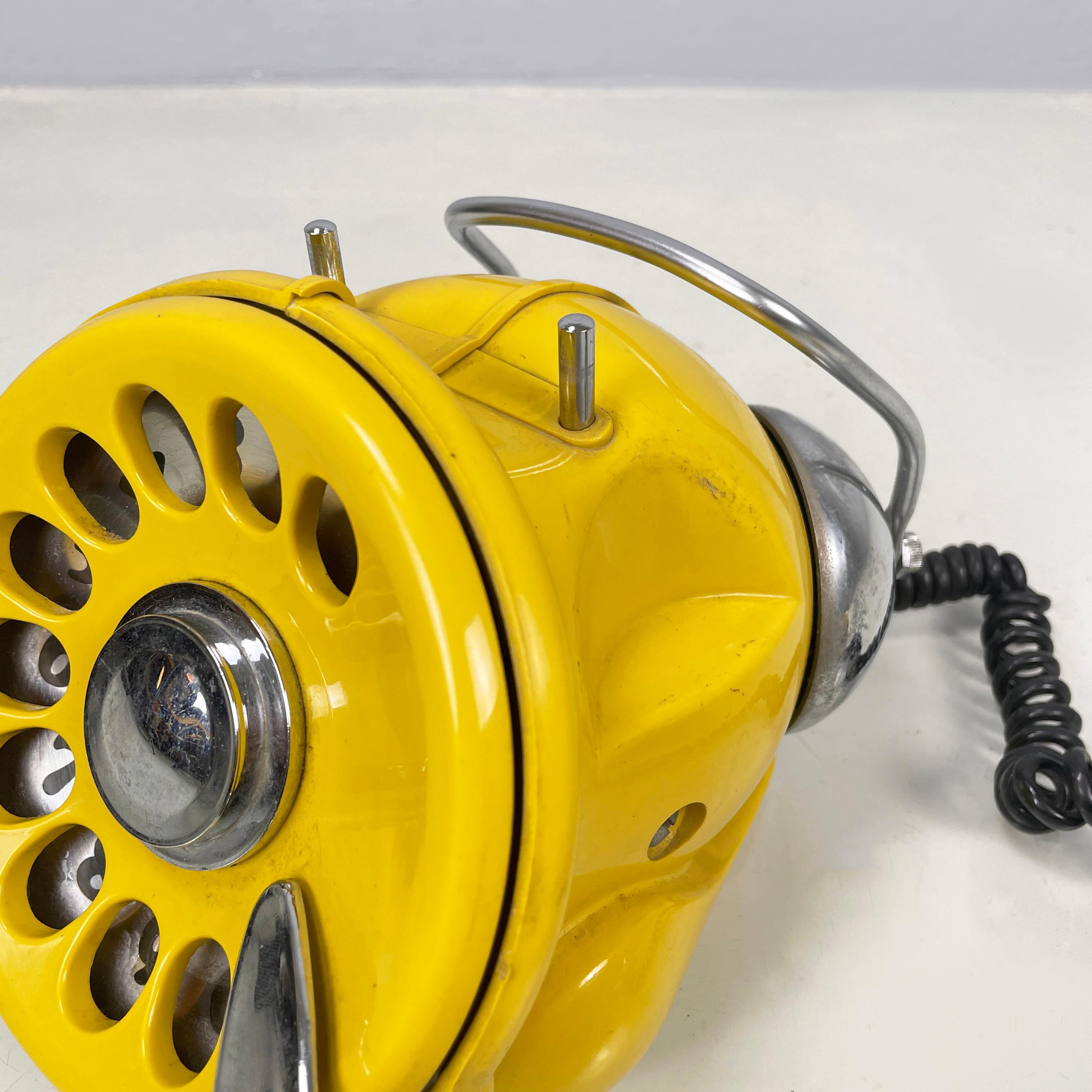 Italian space age Table dial telephone Bobo by Sergio Todeschini Telcer, 1970s 3