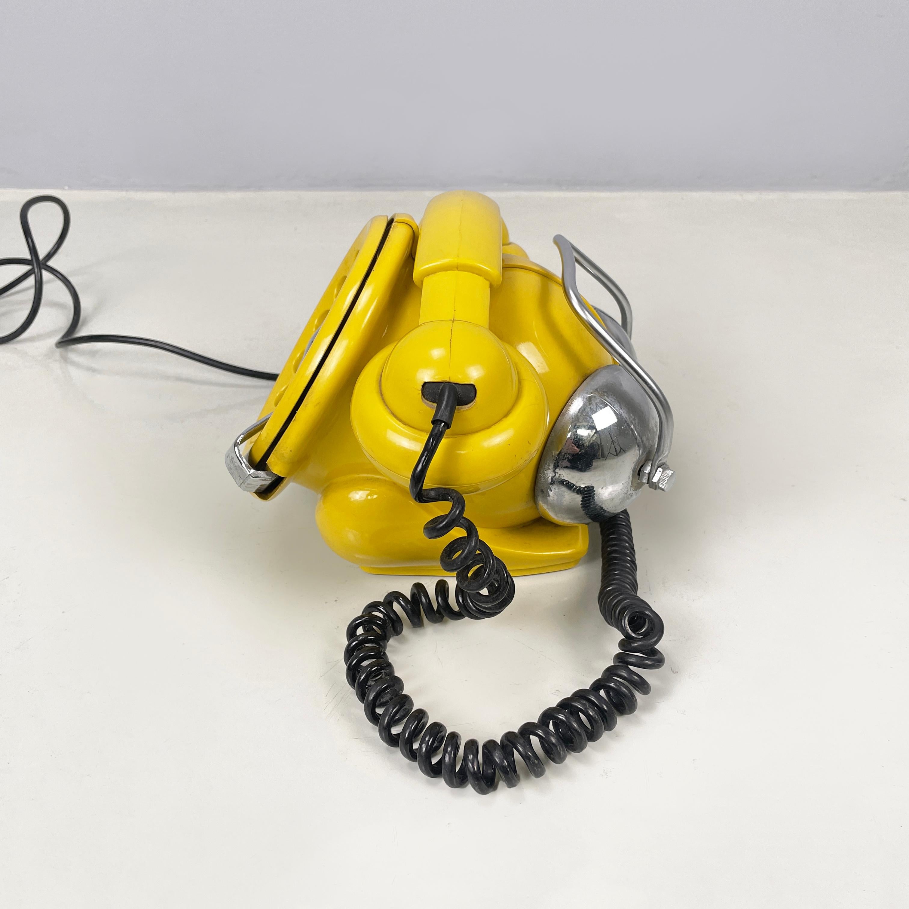 Space Age Italian space age Table dial telephone Bobo by Sergio Todeschini Telcer, 1970s