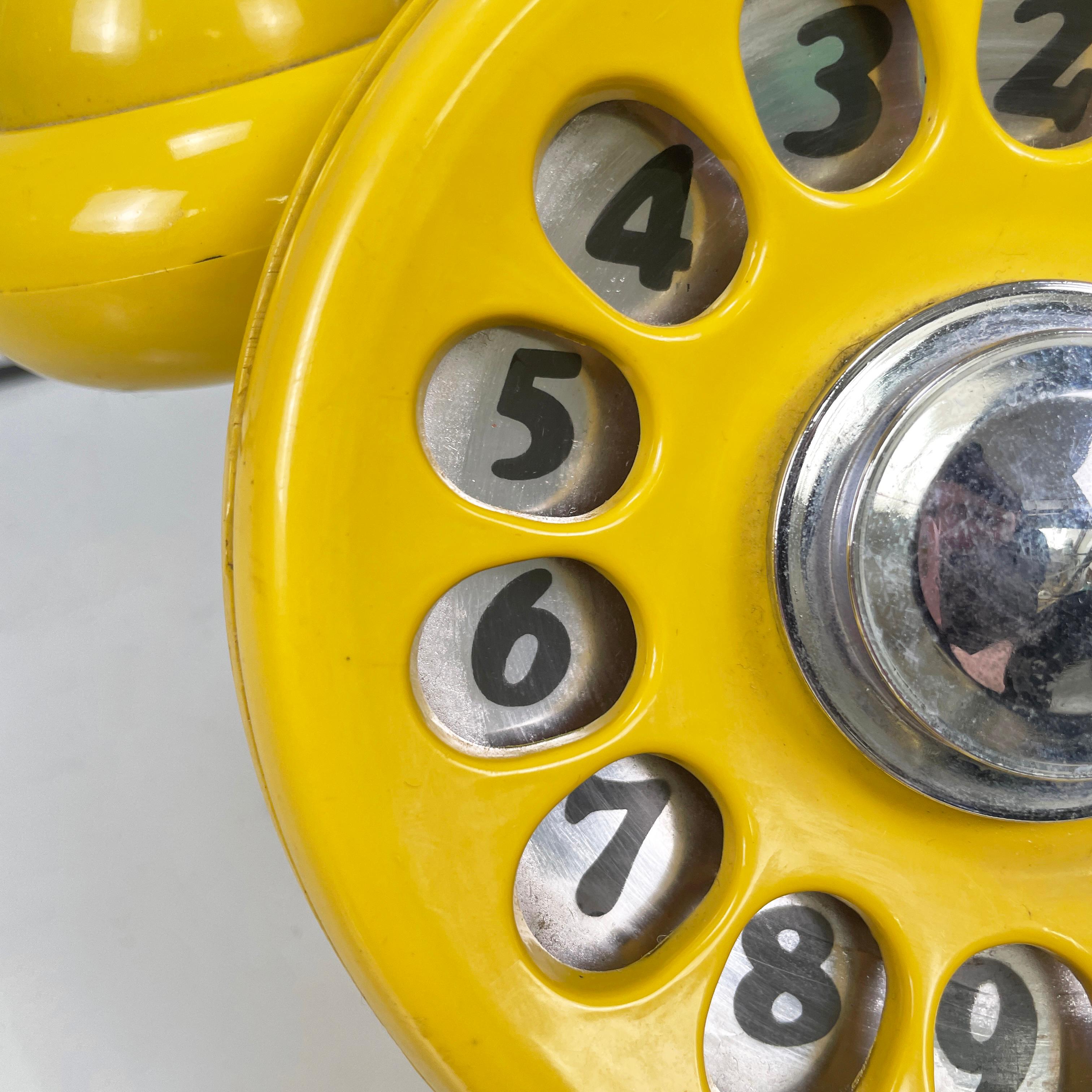 Italian space age Table dial telephone Bobo by Sergio Todeschini Telcer, 1970s 2