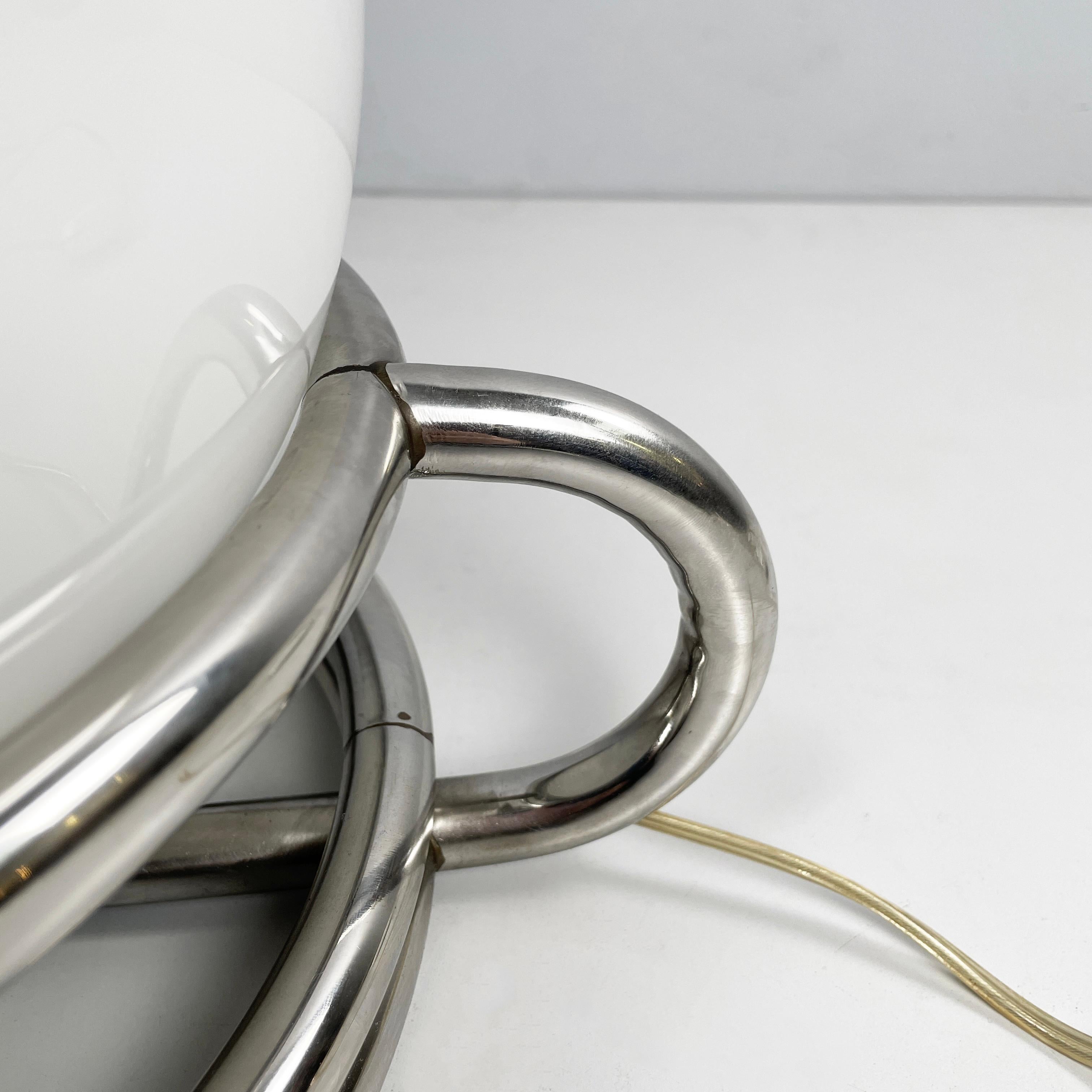Lampe de table italienne de l'ère spatiale en verre opalin et acier, 1970. en vente 7