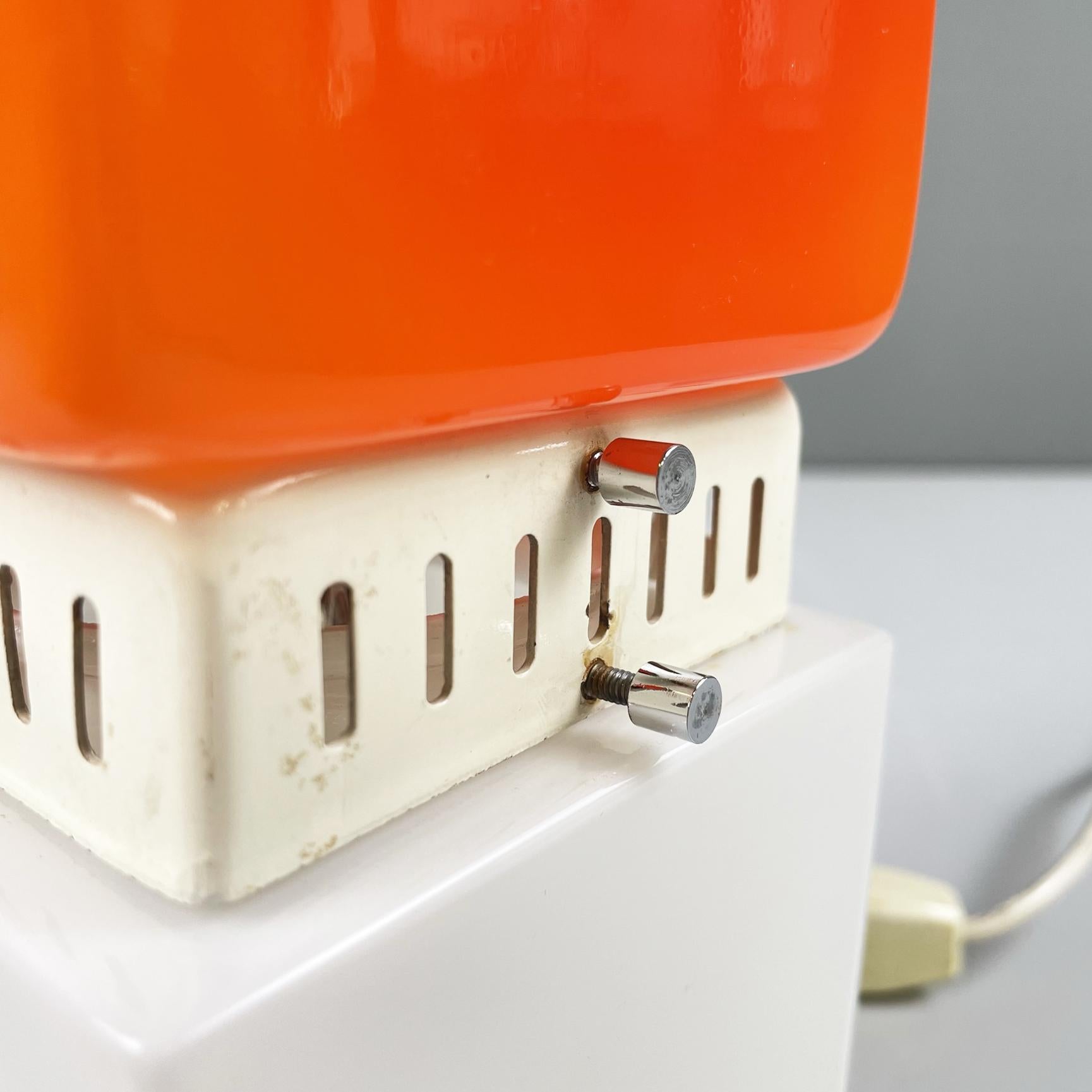 Italian space age Table lamp in orange and opaline glass with white metal, 1970s 5