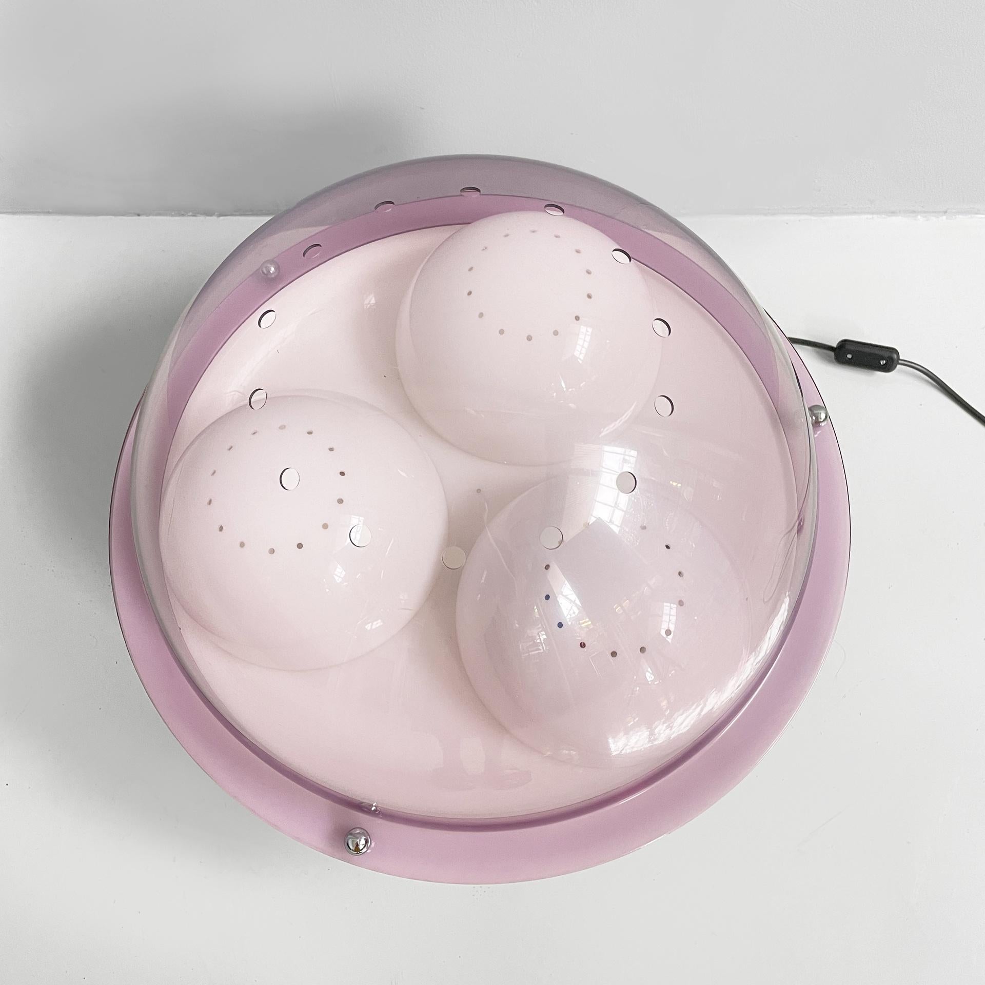 Italienische Space Age Tischleuchte Psycho von Gino Colombini und Ernesto Guzzetti für Lamperti, 1970er Jahre
Tischleuchte Modell Psycho mit einem runden Sockel aus Plexiglas und Aluminium. Der Diffusor besteht aus einer violetten Plexiglas-Kuppel,