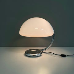 Lampe de table italienne de l'ère spatiale Serpente par Elio Martinelli Martinelli Luce, 1970