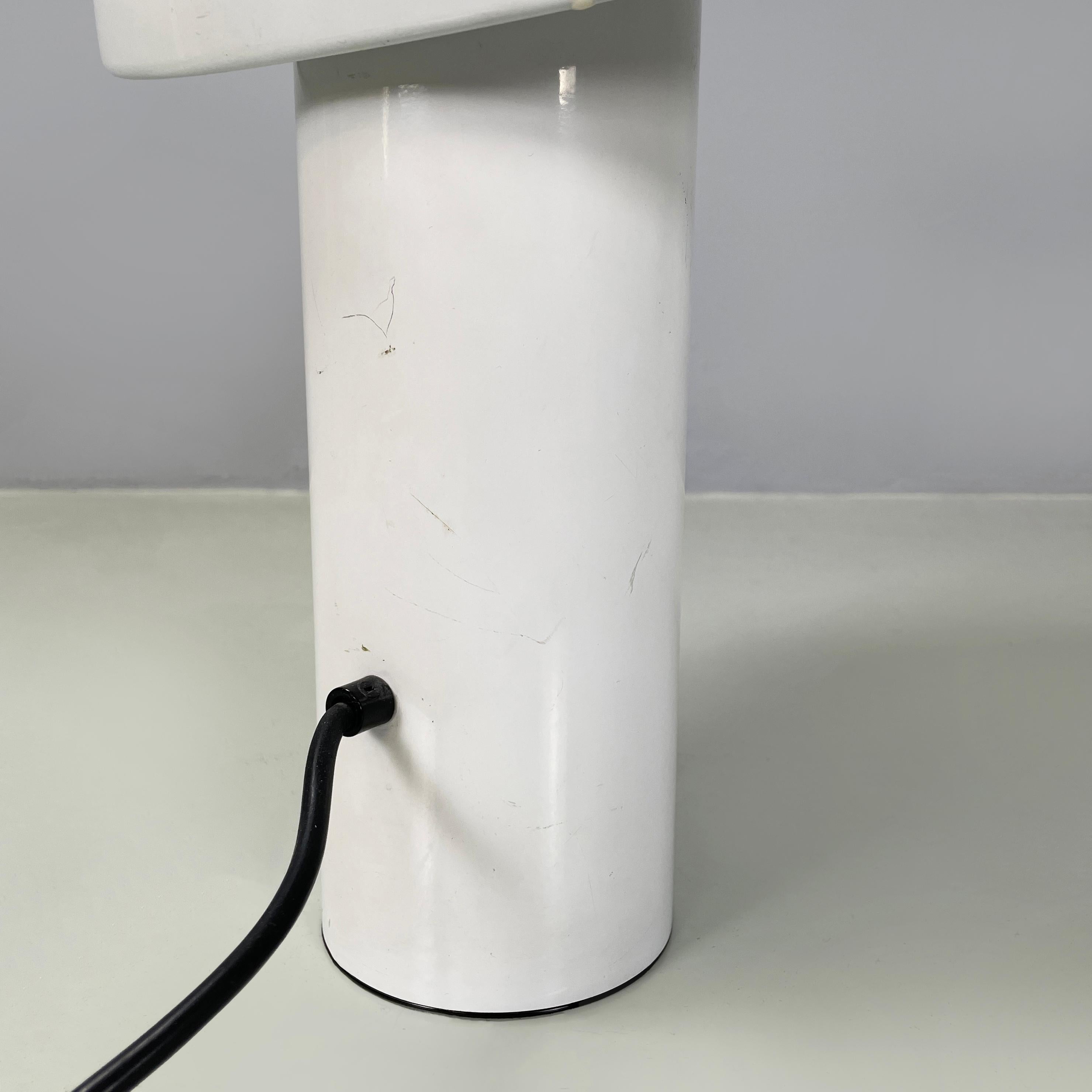 Italian space age Table lamp Vaga by Franco Mirenzi for Valenti, 1970s For Sale 6