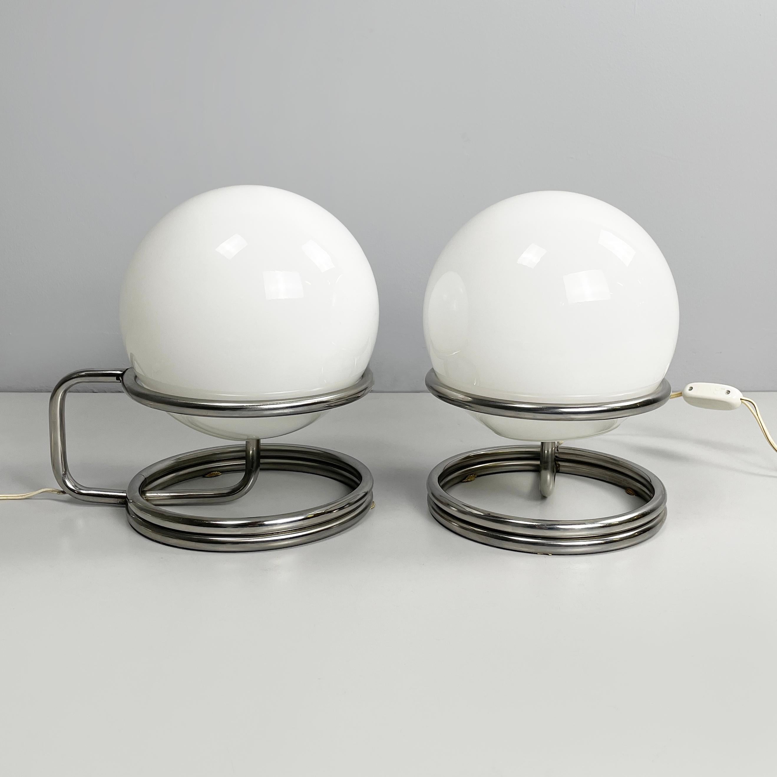 Italian space age table lamps in opaline glass and steel, 1970s In Good Condition For Sale In MIlano, IT