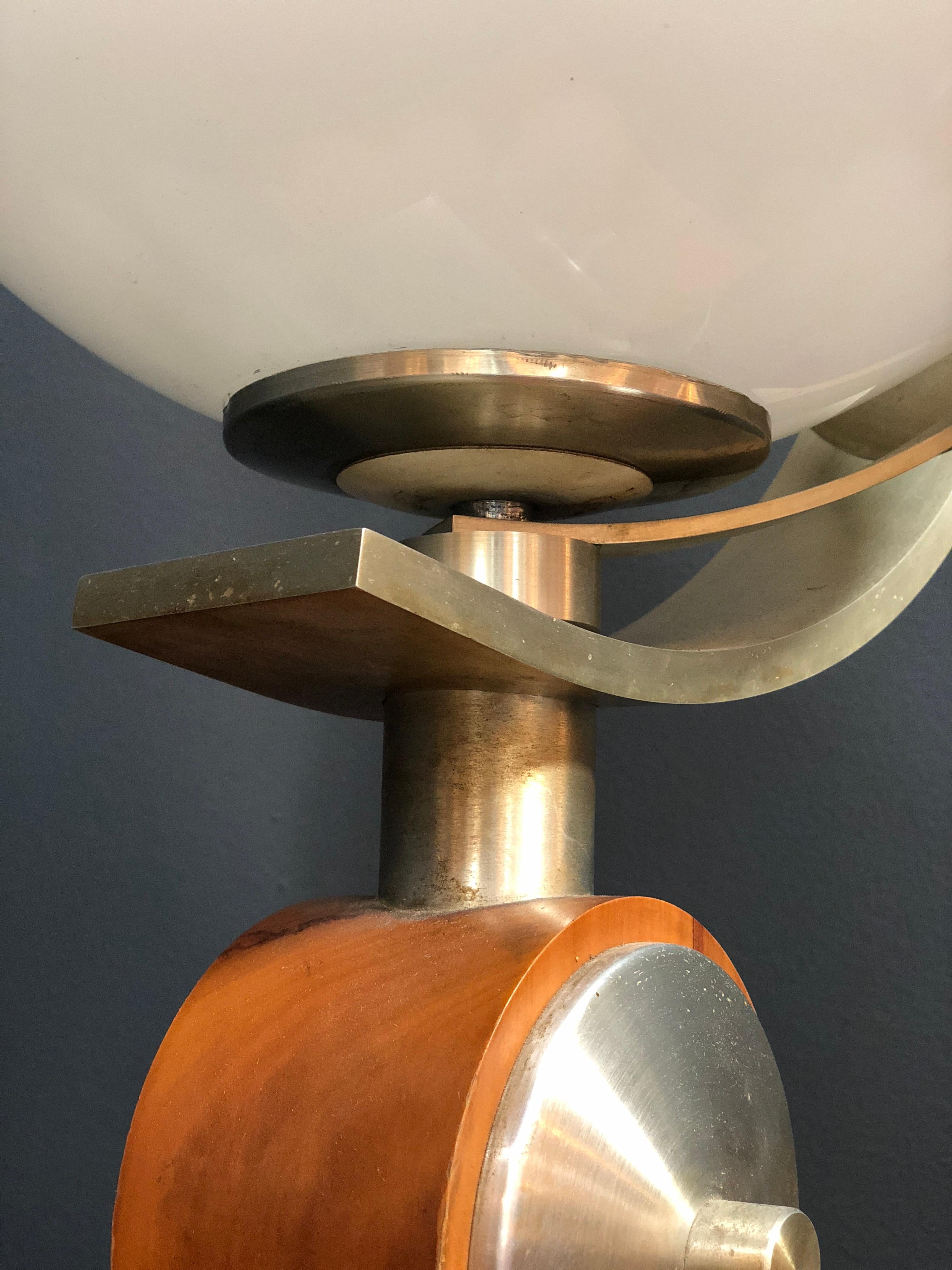 Lampe de table italienne Turn Able de l'ère spatiale, années 1960 en vente 1