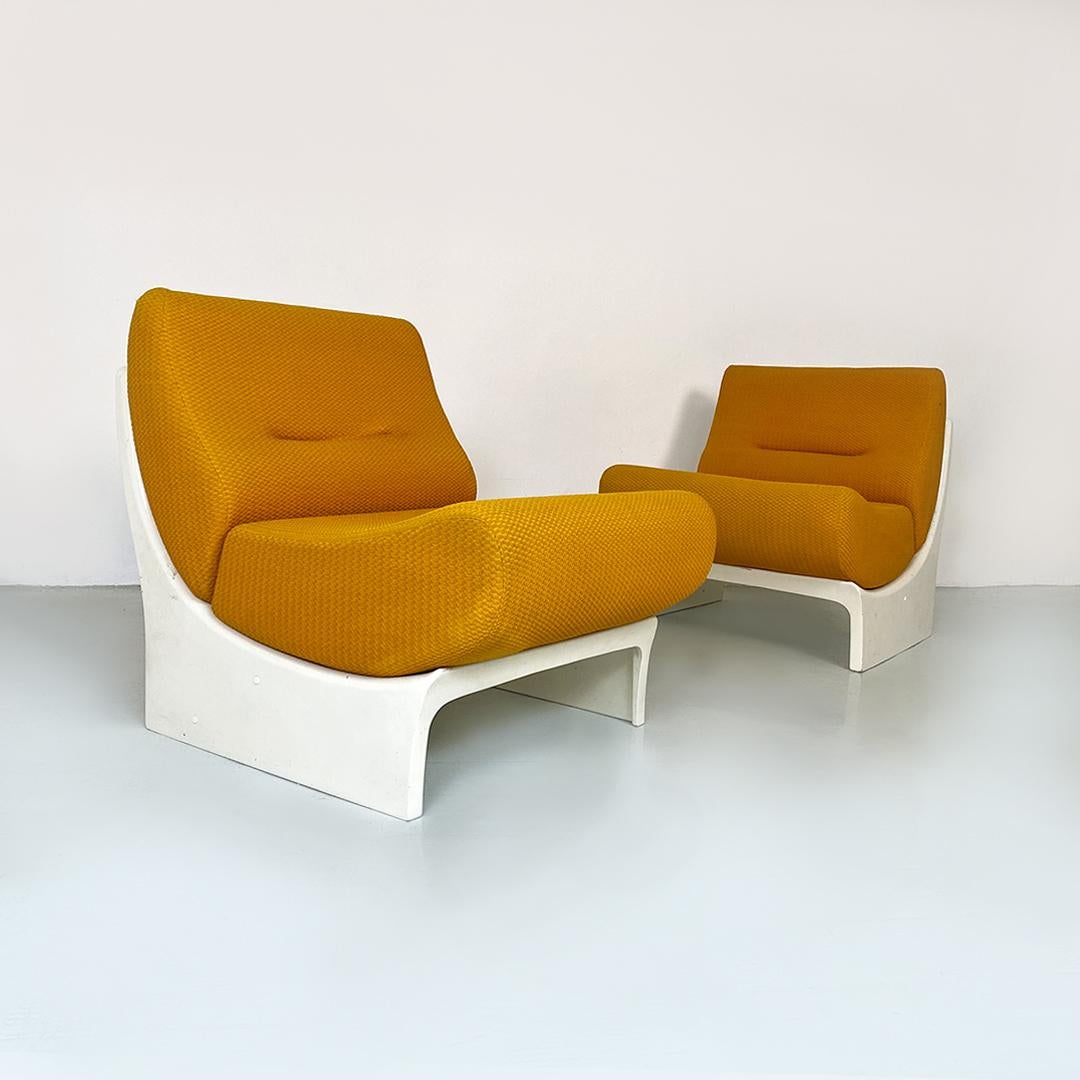 Italian space age white curved abs and mustard yellow fabric pair of armchairs, 1970s
Pair of space age armchairs with curved abs shell and padded seat composed of two cushions, with mustard yellow fabric.
Space Age style, 1970s.
Good general