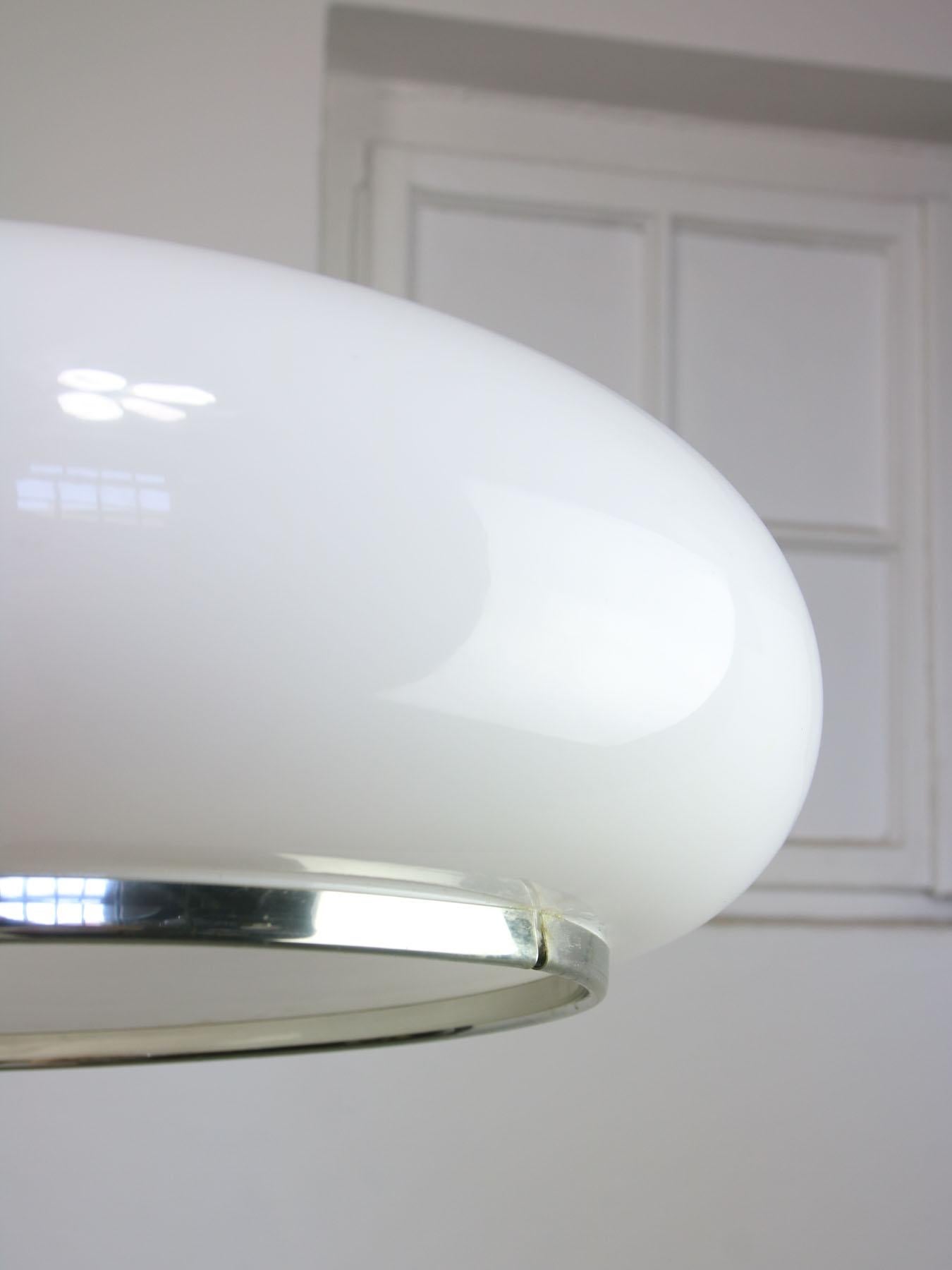 Italian Space-age White Acrylic Pendant Lamp For Sale 8