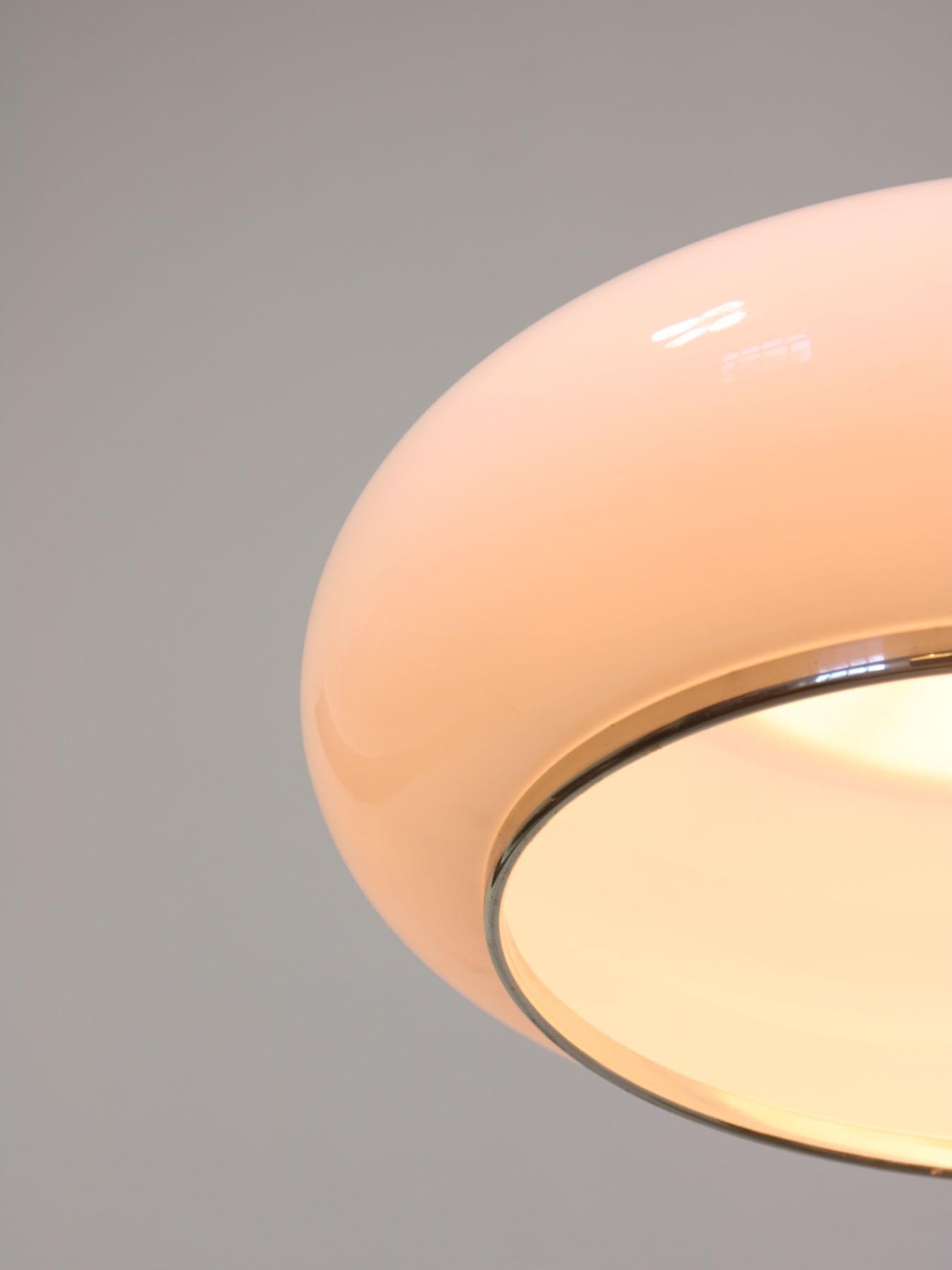 Italian Space-age White Acrylic Pendant Lamp For Sale 2