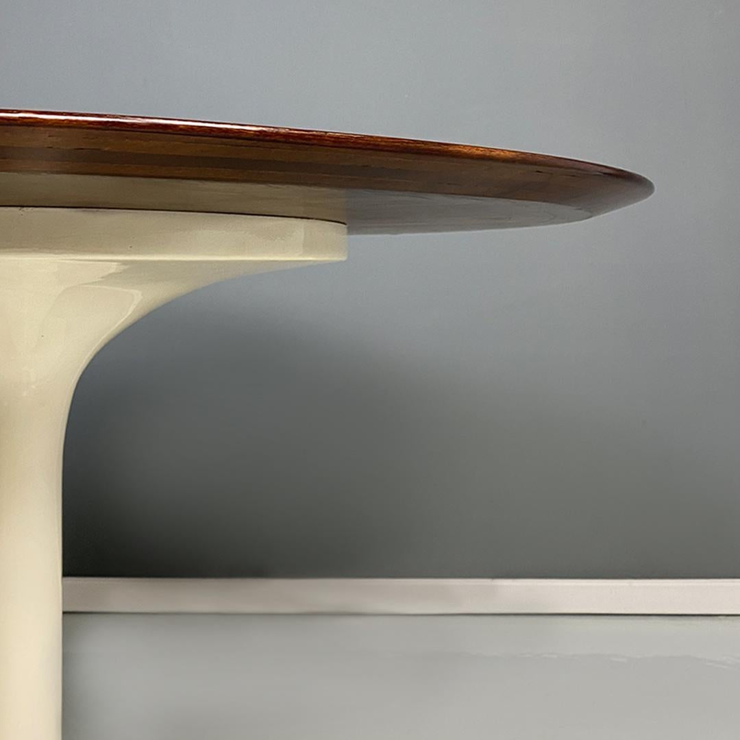 Italian Space Age White Cream Plastic and Wood Round Dining Table, 1970s For Sale 4