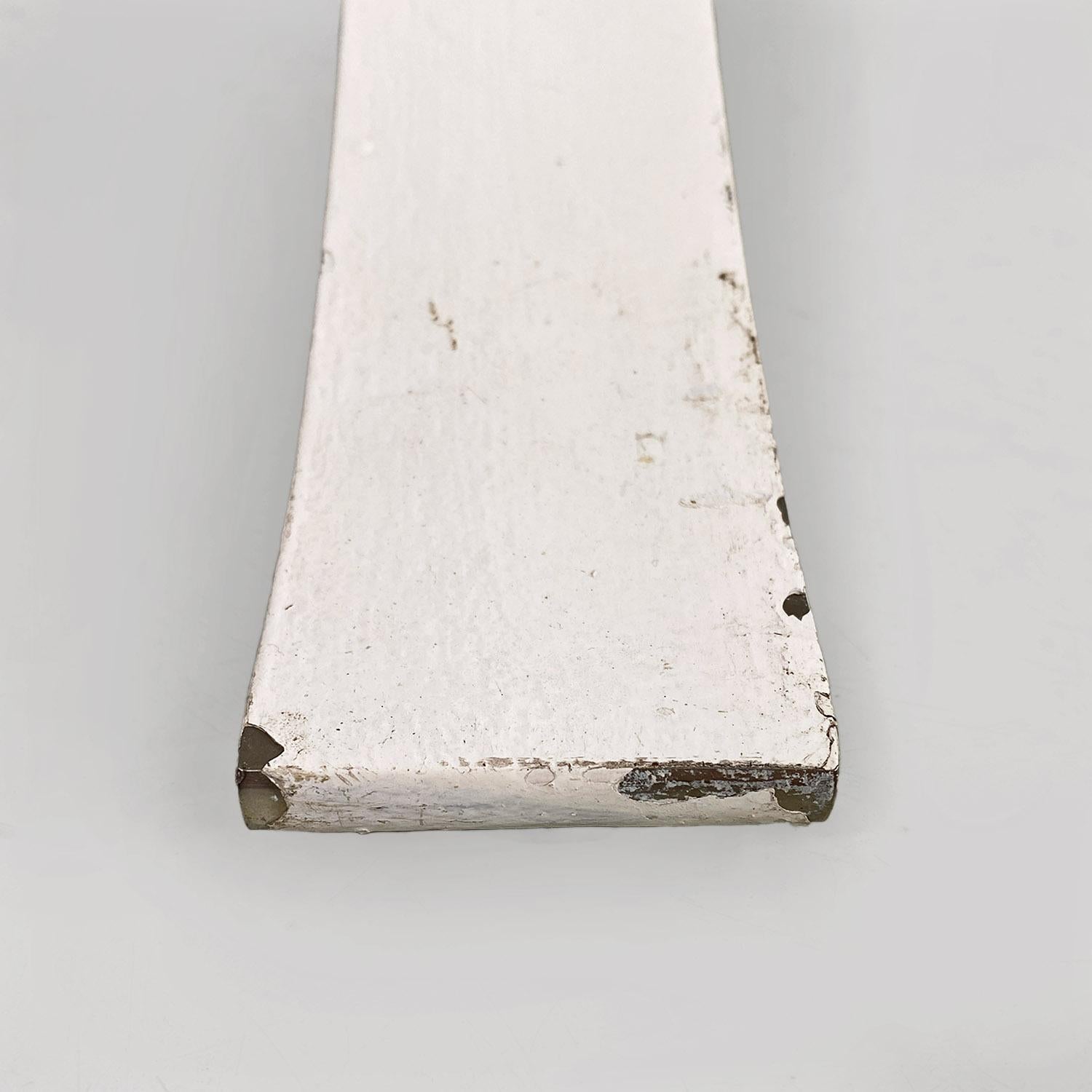 Base en acier courbé blanc de l'ère spatiale italienne pour table ronde, 1970 en vente 8