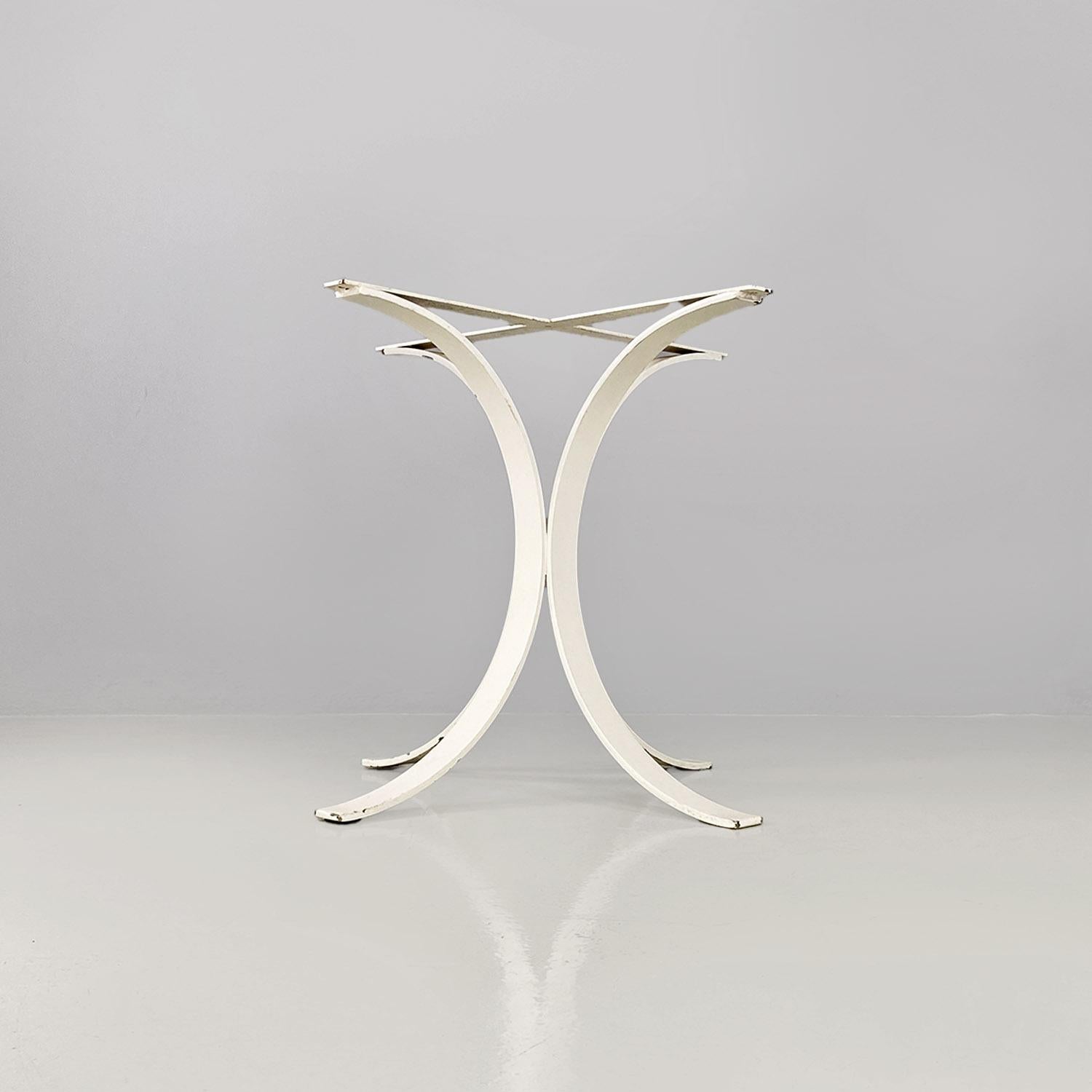 Base en acier courbé blanc de l'ère spatiale italienne pour table ronde, 1970 Bon état - En vente à MIlano, IT