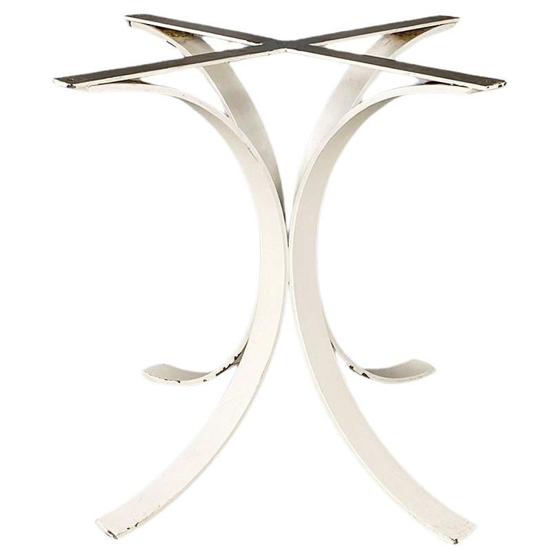 Base en acier courbé blanc de l'ère spatiale italienne pour table ronde, 1970