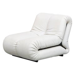 Italian Space Age, White Leather Pagrù Armchair, by 1P Italy, 1968