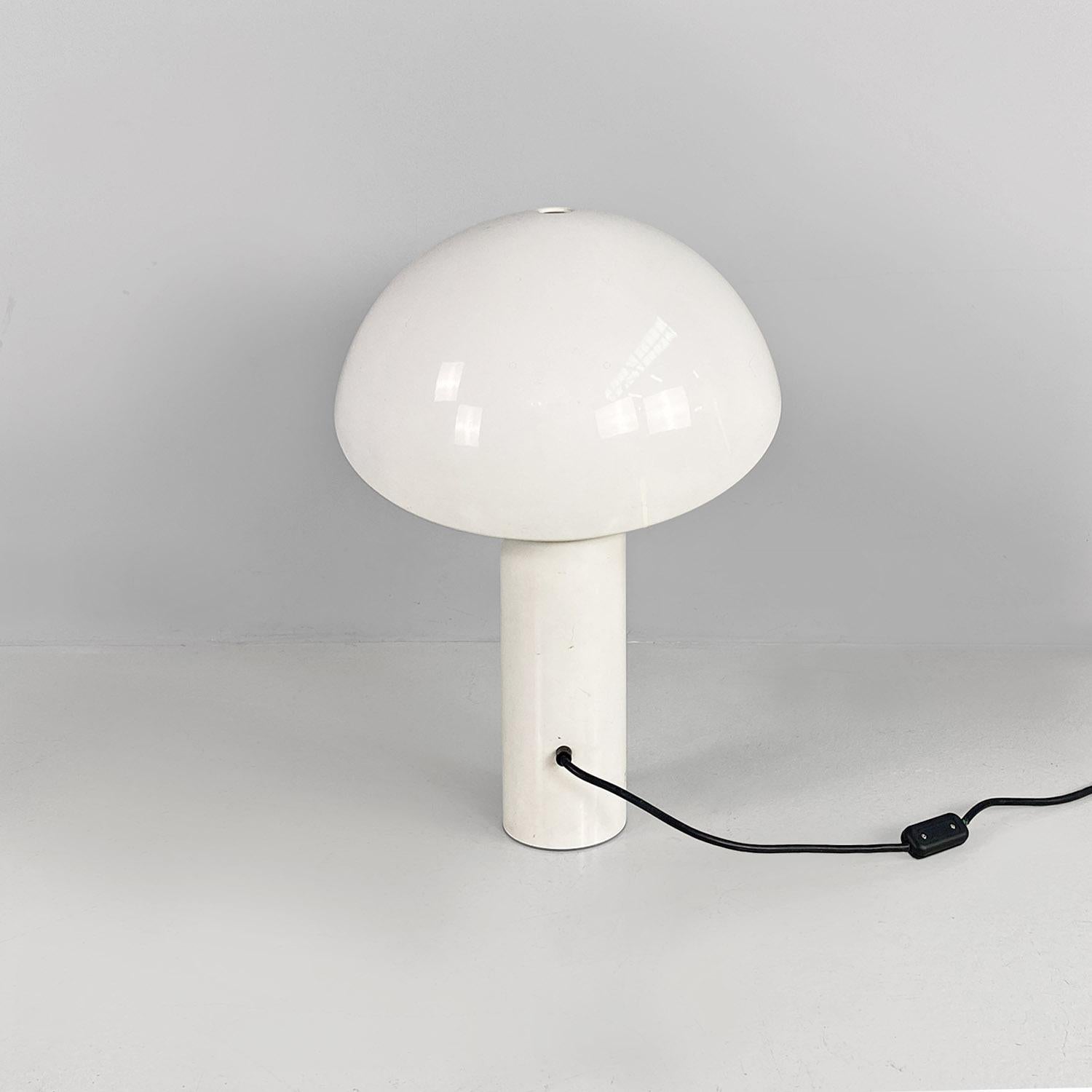 Fin du 20e siècle Lampe de table Vaga italienne de l'ère spatiale en métal blanc par Franco Mirenzi, Valenti, 1970 en vente