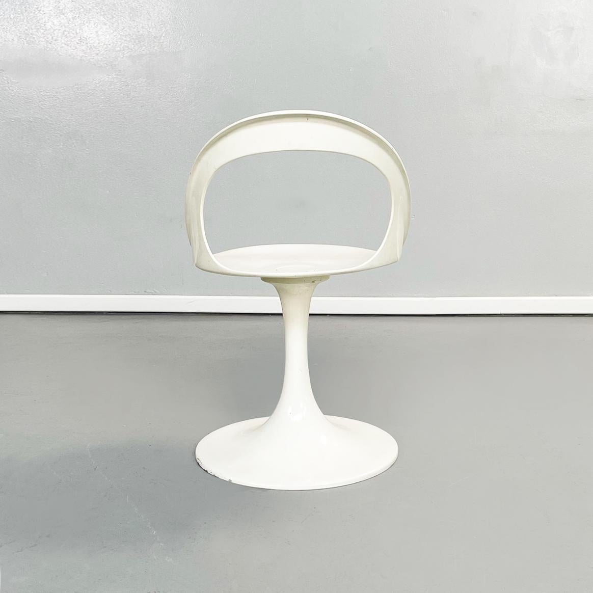Italienische Space Age Stühle aus weißem Kunststoff, 1970er Jahre (Ende des 20. Jahrhunderts) im Angebot