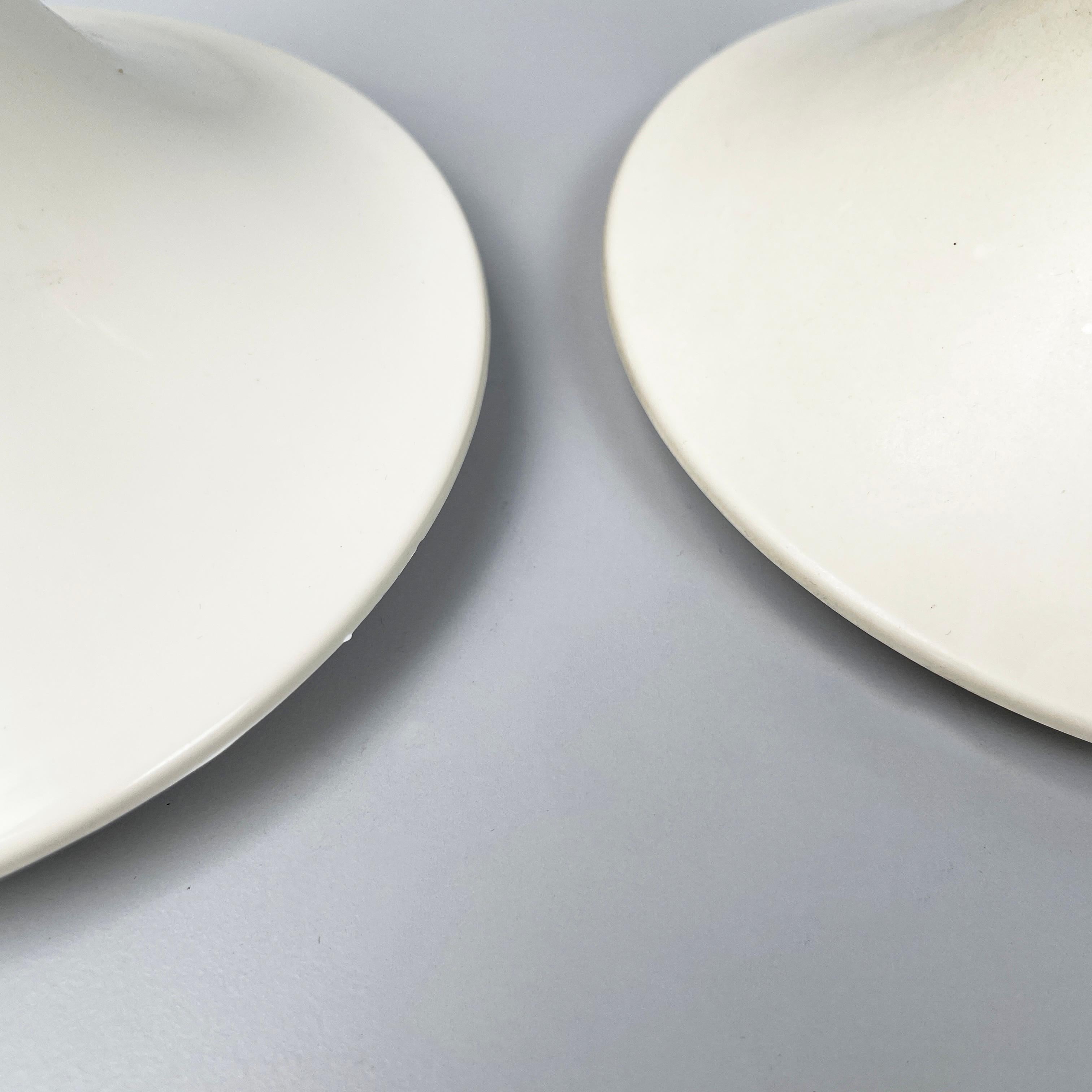 Aplique italiano de plástico blanco de la era espacial Teti Vico Magistretti Artemide, años 70 en Bueno estado para la venta en MIlano, IT