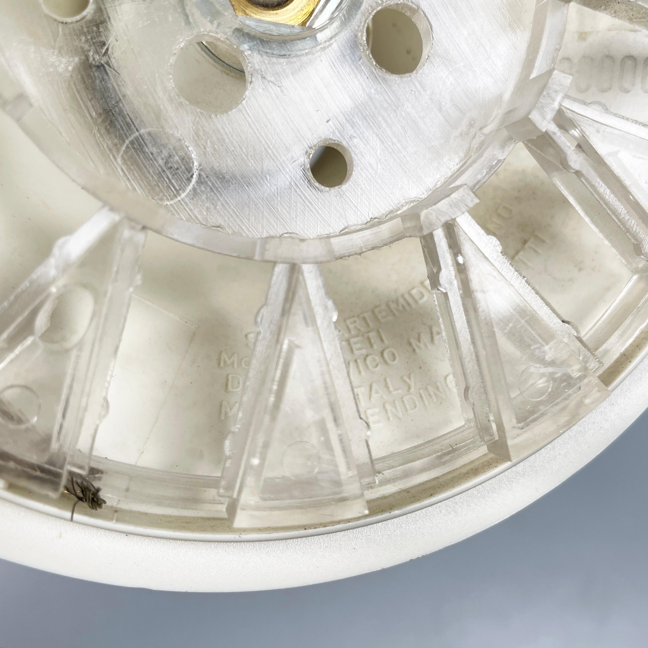 Aplique italiano de plástico blanco de la era espacial Teti Vico Magistretti Artemide, años 70 en venta 2
